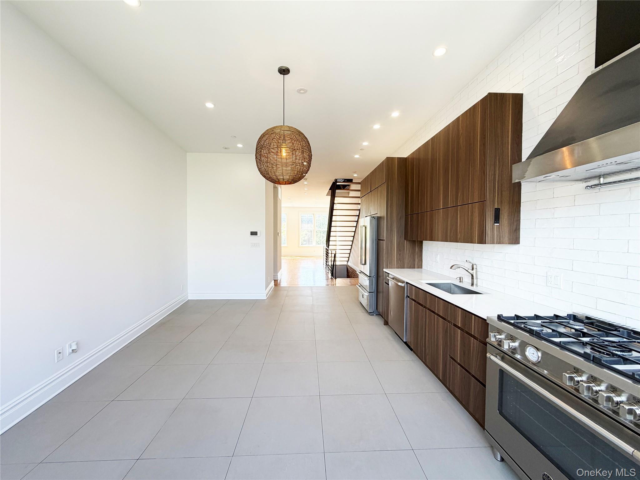 #4 photo, 333 Tompkins Avenue, Brooklyn , NY 11216