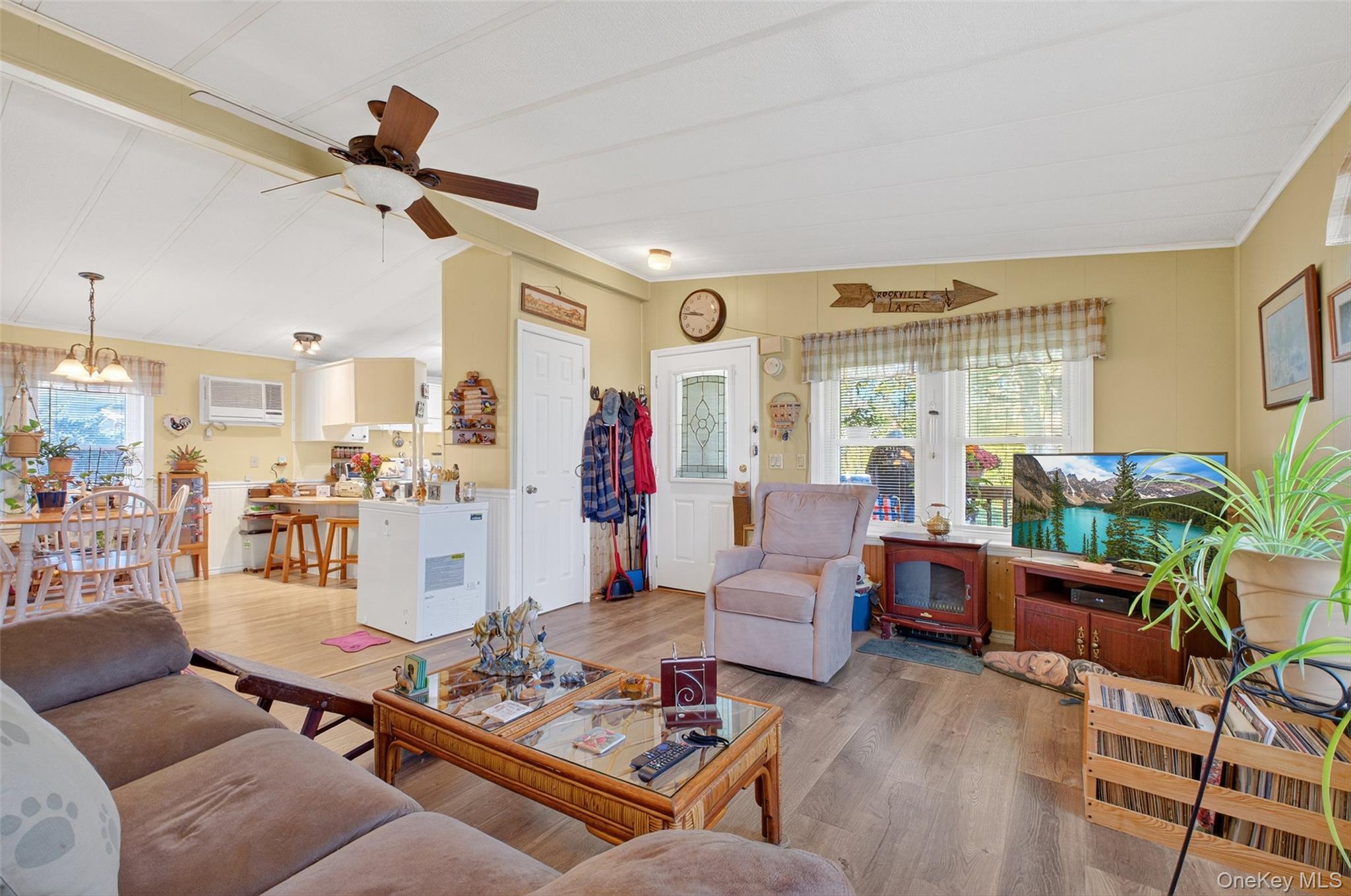 #11 photo, 20 Cardinal Road, Hyde Park , NY 12538