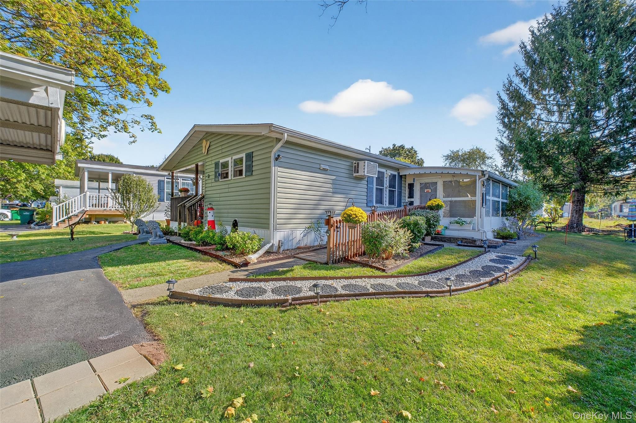 #5 photo, 20 Cardinal Road, Hyde Park , NY 12538