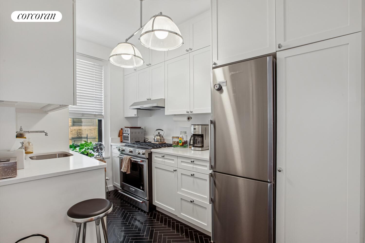 #4 photo, 144 E 36TH Street, マンハッタン Murray Hill , NY 10016