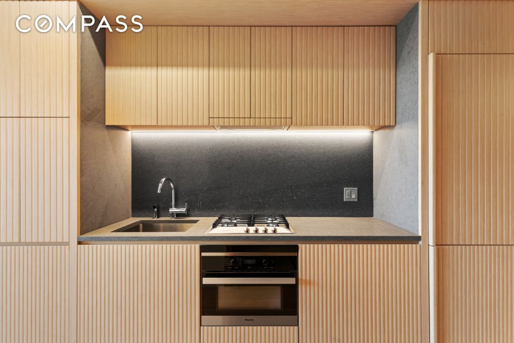 #4 photo, New York City, マンハッタン Hudson Square , NY 10013