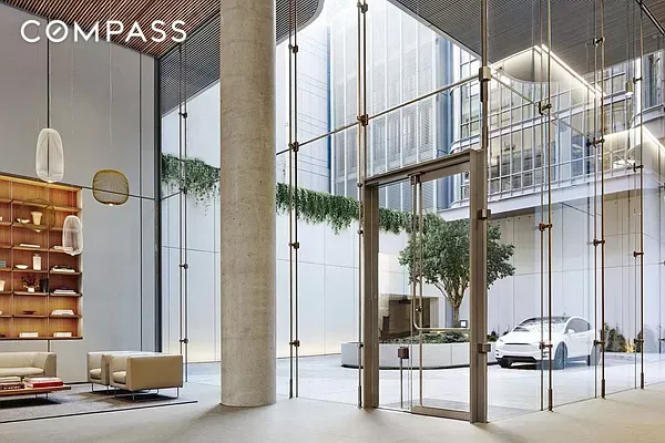 #8 photo, New York City, マンハッタン Hudson Square , NY 10013