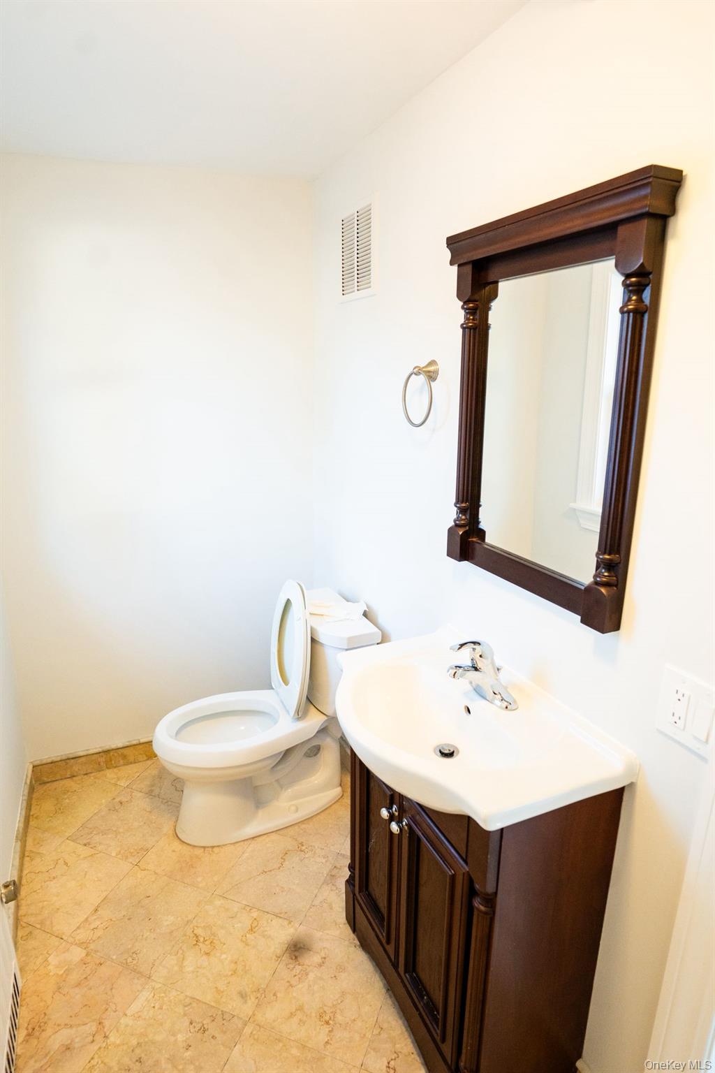 #12 photo, 129 Sheridan Avenue, Williston Park , NY 11596