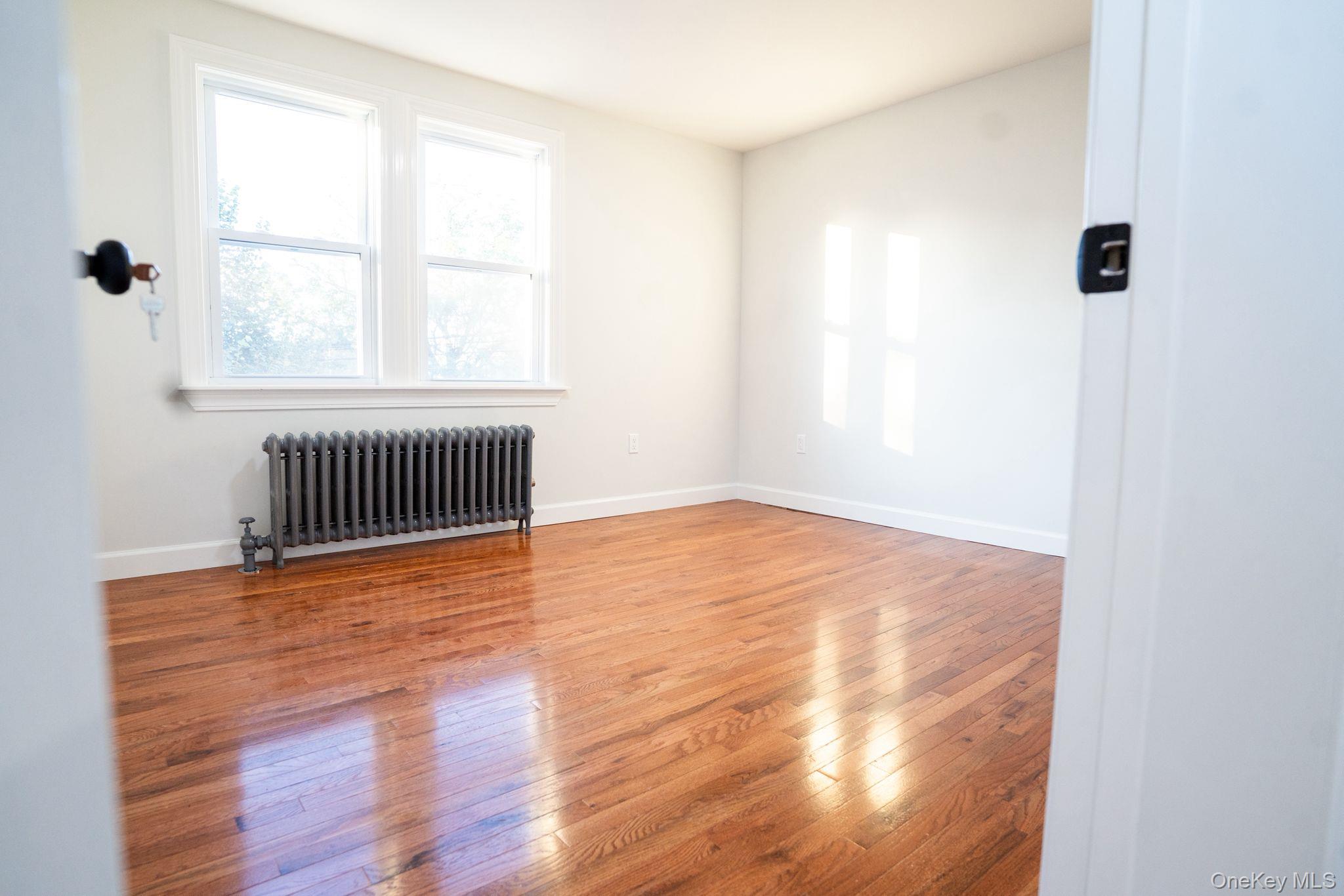 #15 photo, 129 Sheridan Avenue, Williston Park , NY 11596