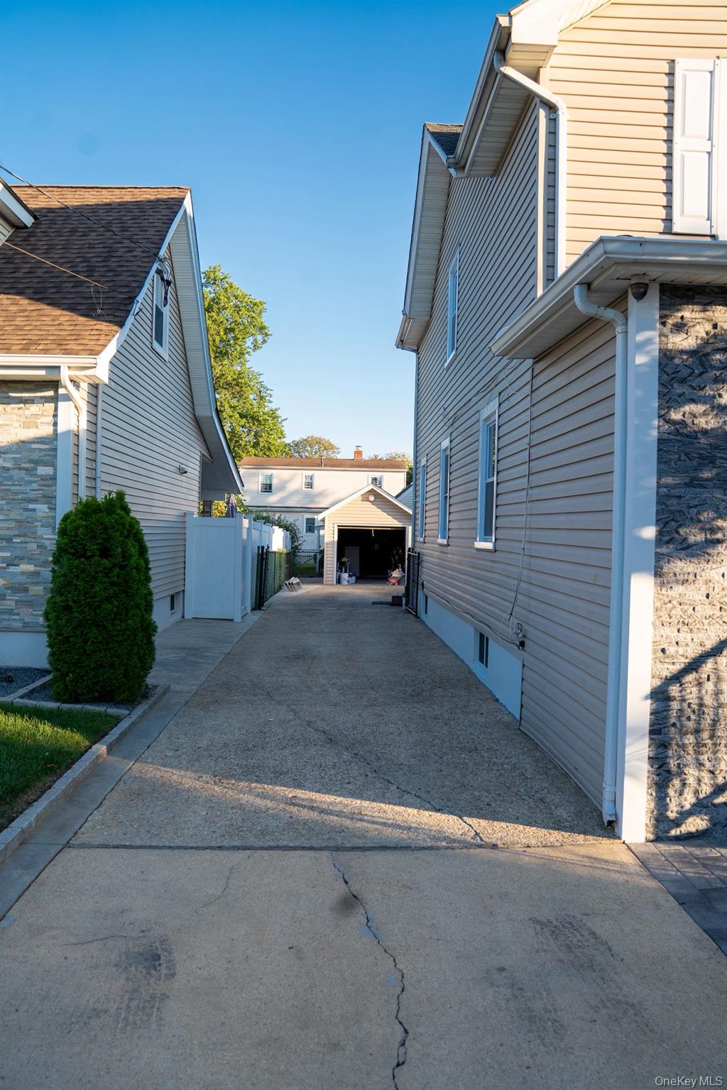 #4 photo, 129 Sheridan Avenue, Williston Park , NY 11596