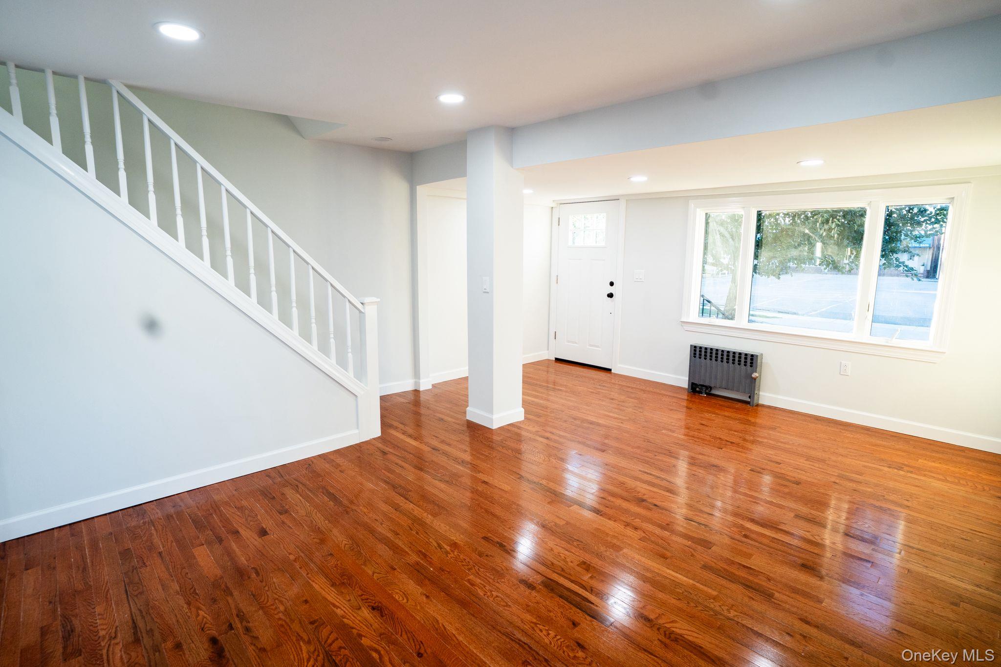 #5 photo, 129 Sheridan Avenue, Williston Park , NY 11596