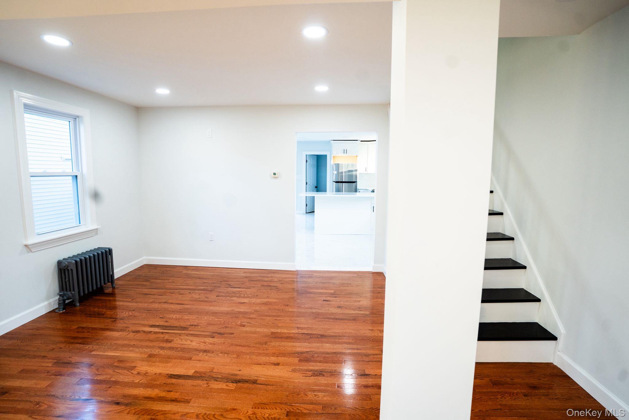 #7 photo, 129 Sheridan Avenue, Williston Park , NY 11596