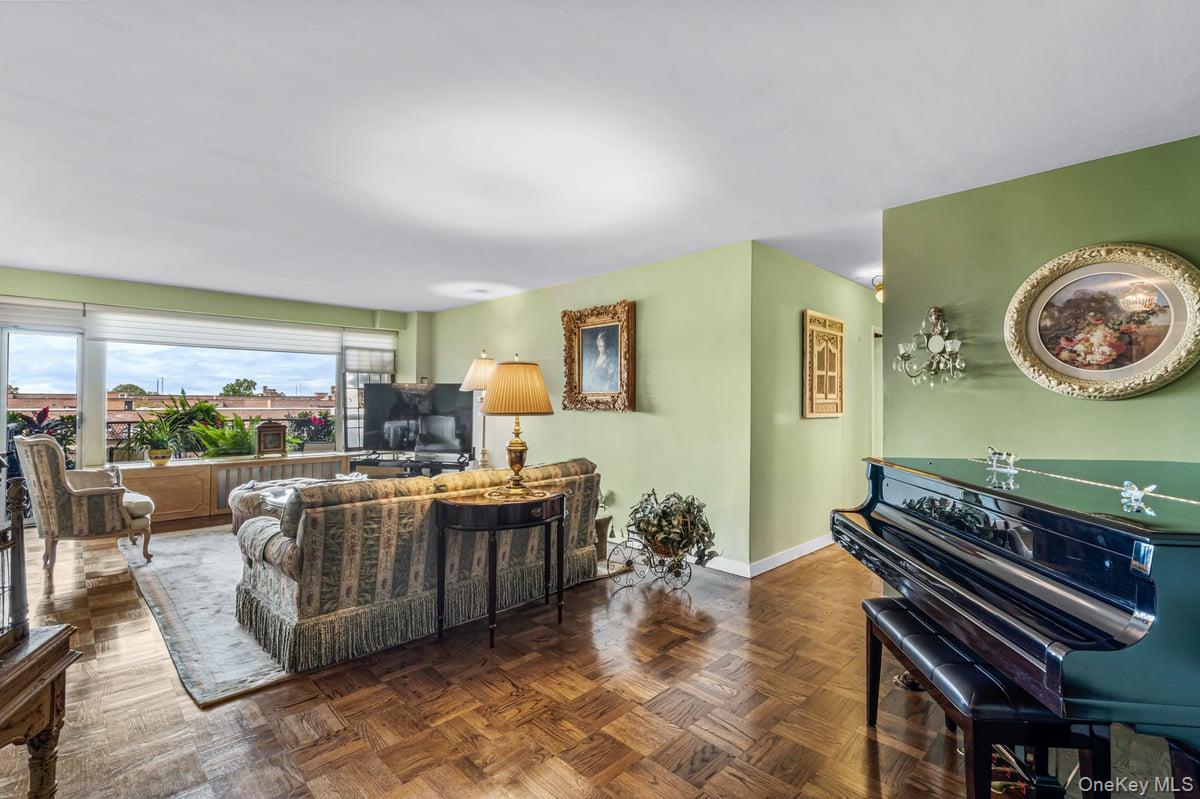 #11 photo, 166-25 Powells Cove Boulevard, Beechhurst , NY 11357