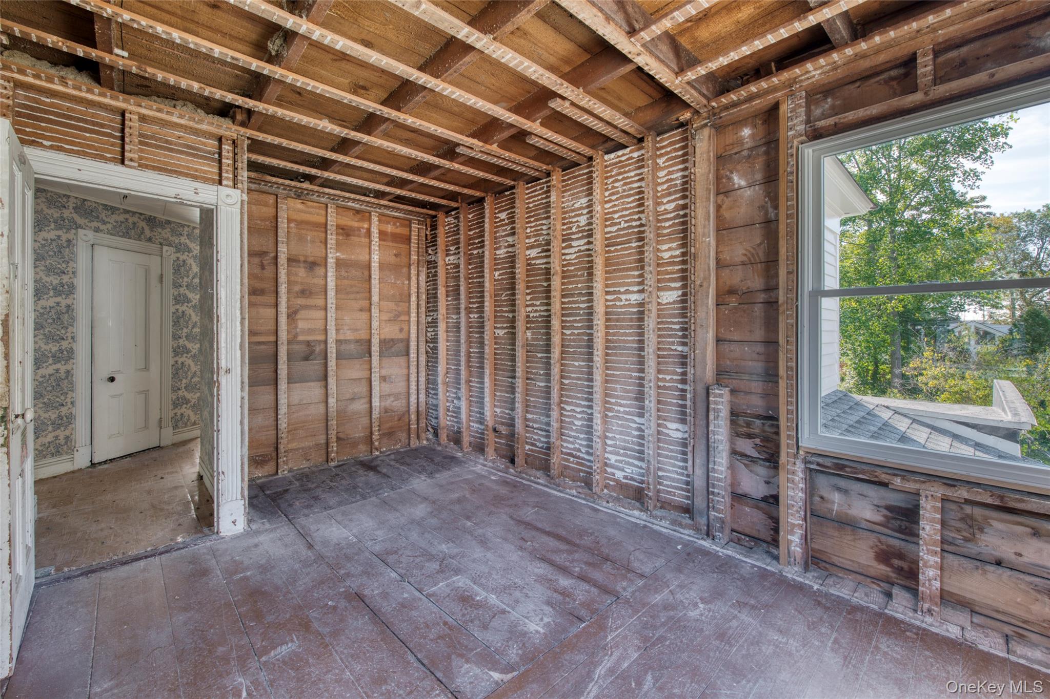 #9 photo, 151 Central Avenue, Greenport , NY 11944