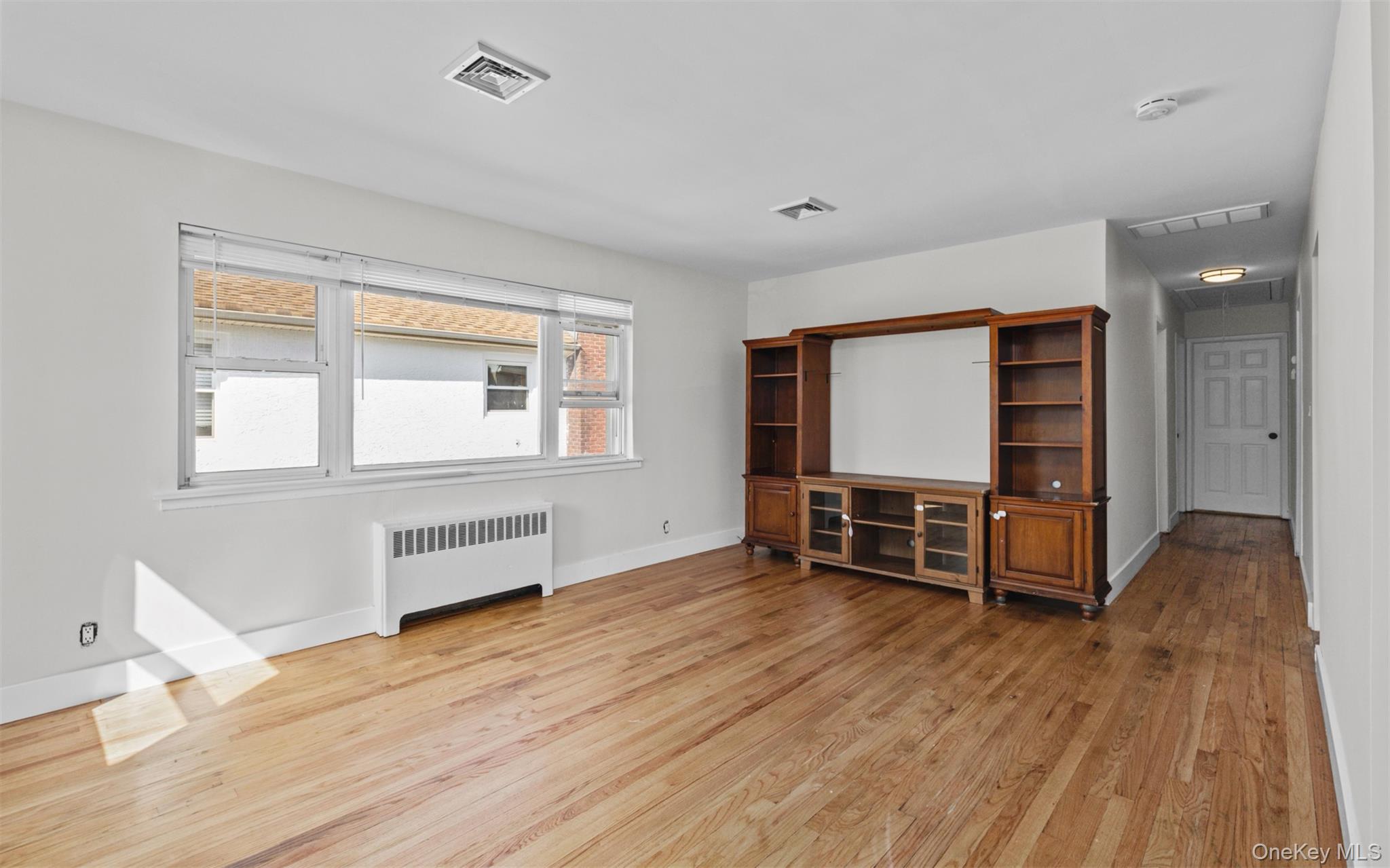 #2 photo, 517 E Broadway, ナッソー郡 Long Beach , NY 11561