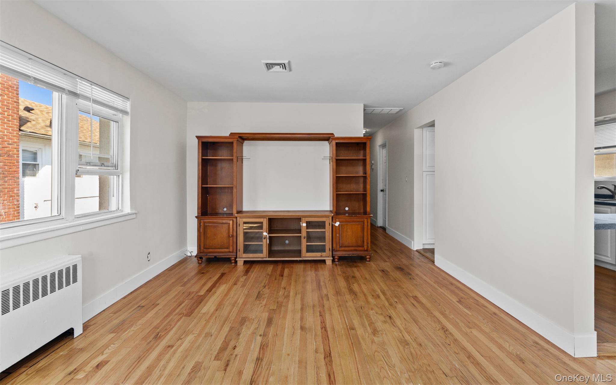 #3 photo, 517 E Broadway, ナッソー郡 Long Beach , NY 11561