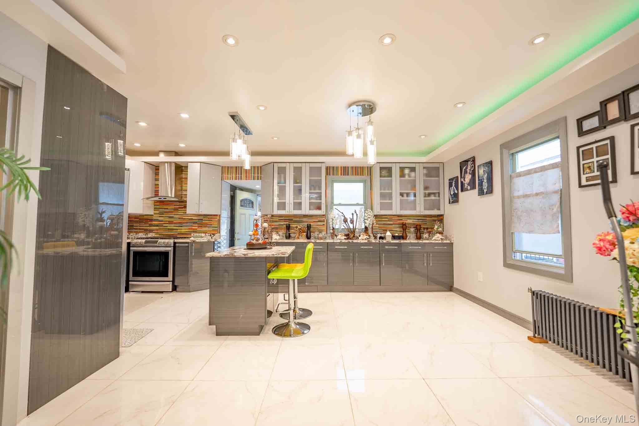 #11 photo, 8821 Hollis Court Boulevard, क्वीन्स गाँव Queens Village , NY 11427