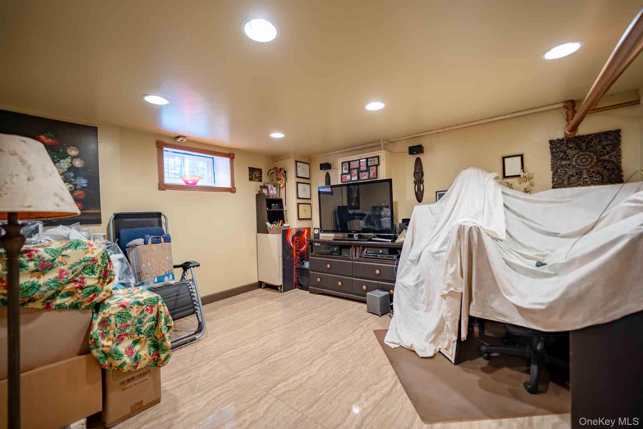 #17 photo, 8821 Hollis Court Boulevard, क्वीन्स गाँव Queens Village , NY 11427