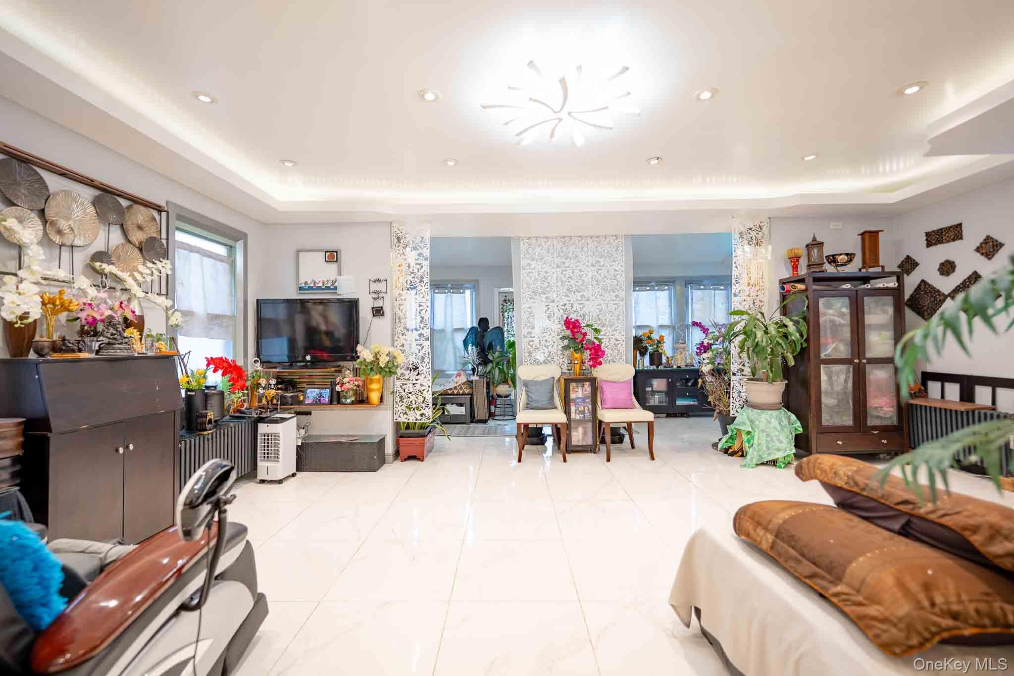 #8 photo, 8821 Hollis Court Boulevard, क्वीन्स गाँव Queens Village , NY 11427