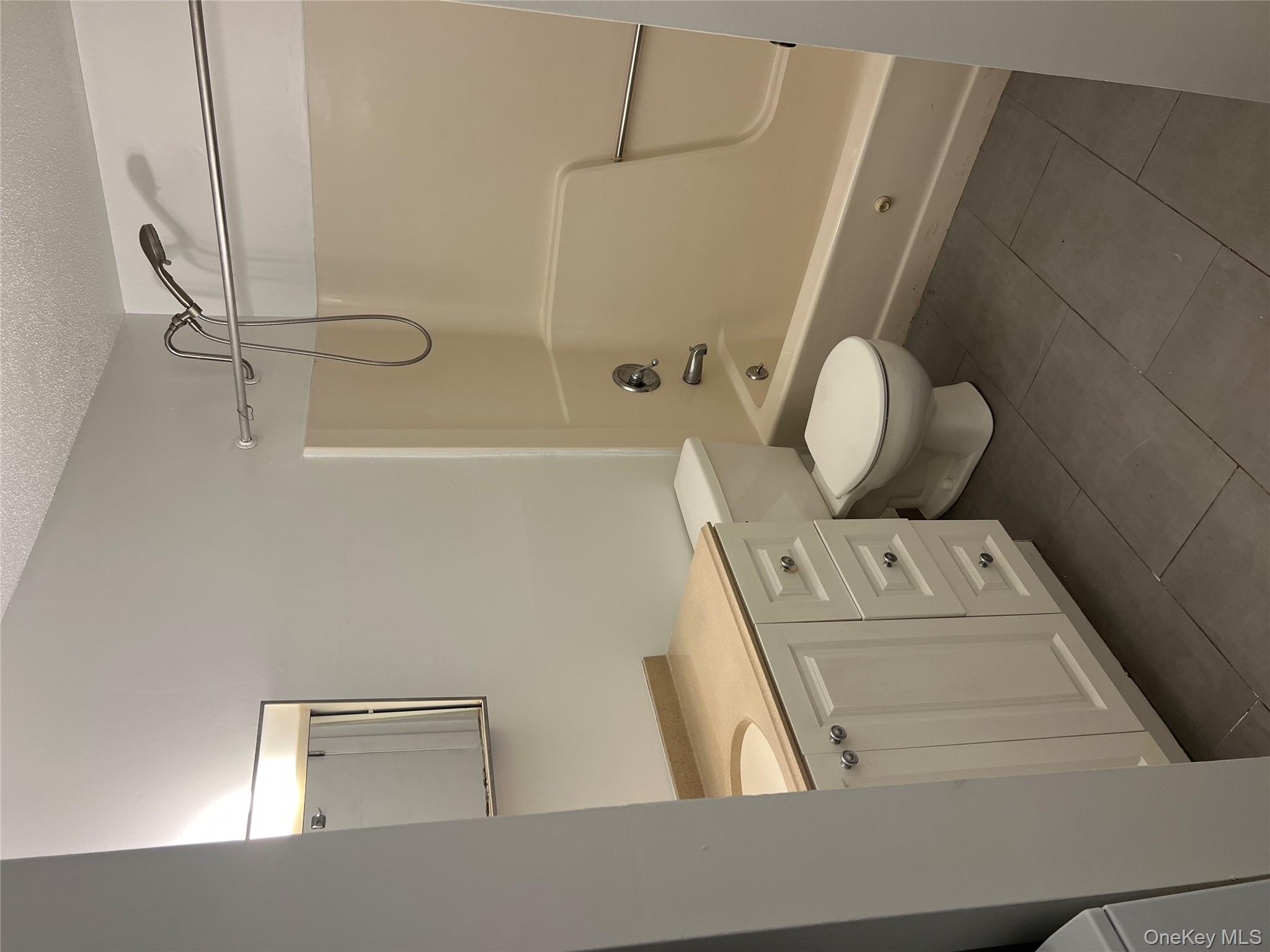 #9 photo, 7 Hudson Heights Drive, Poughkeepsie , NY 12601