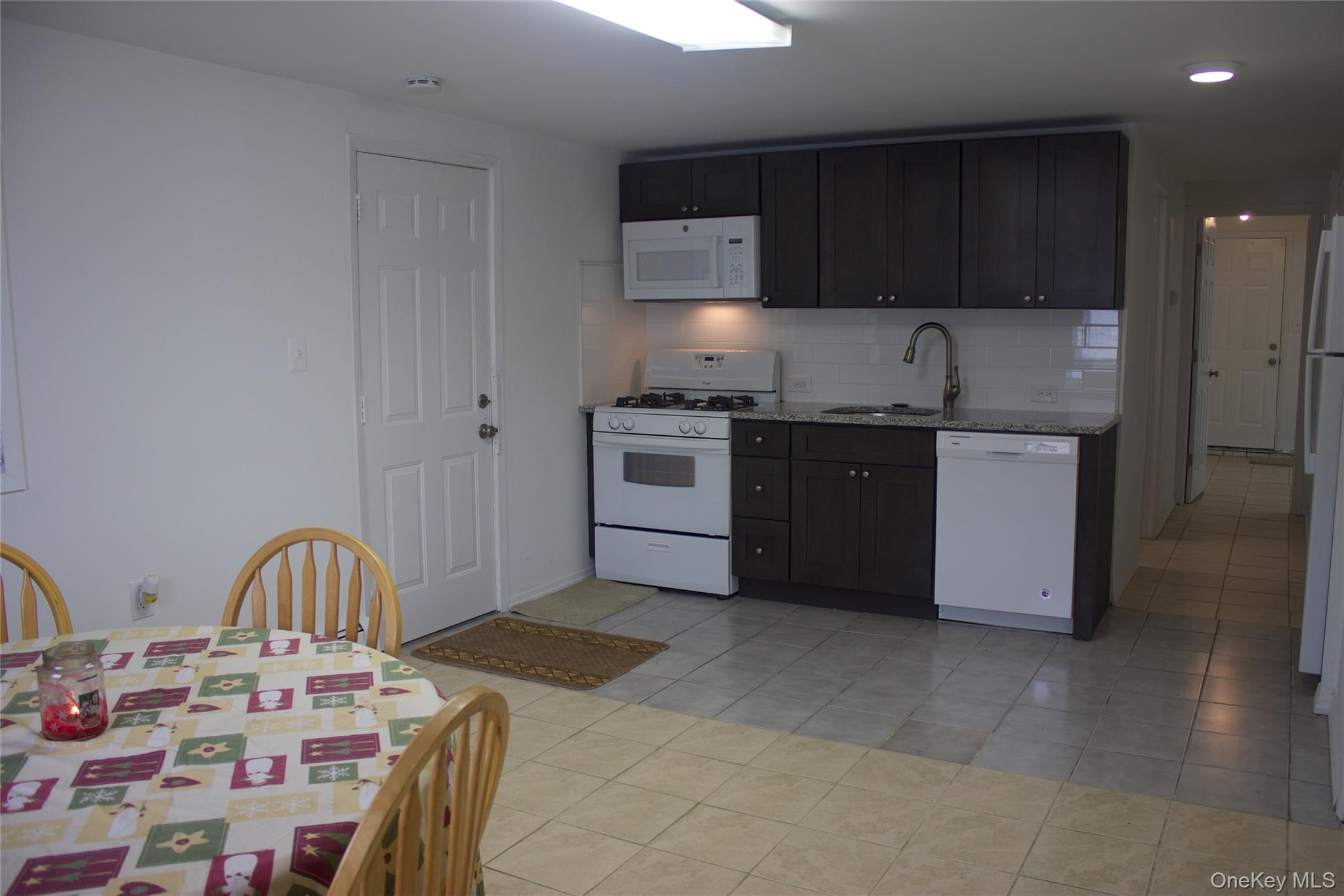 #10 photo, 1069 Callahan Street, Bay Shore , NY 11706