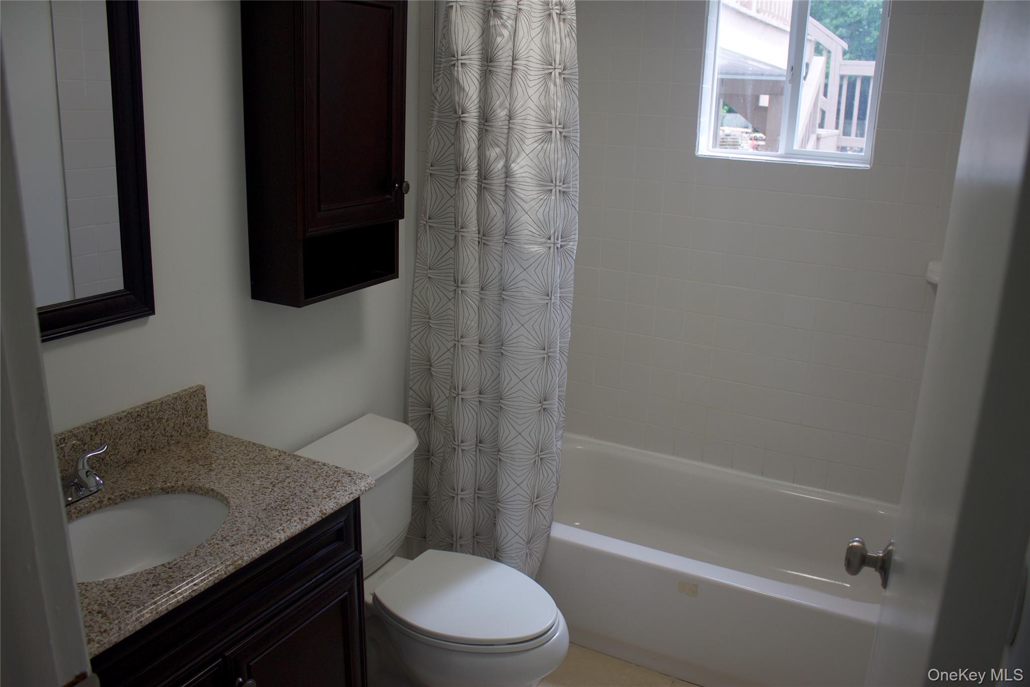 #11 photo, 1069 Callahan Street, Bay Shore , NY 11706