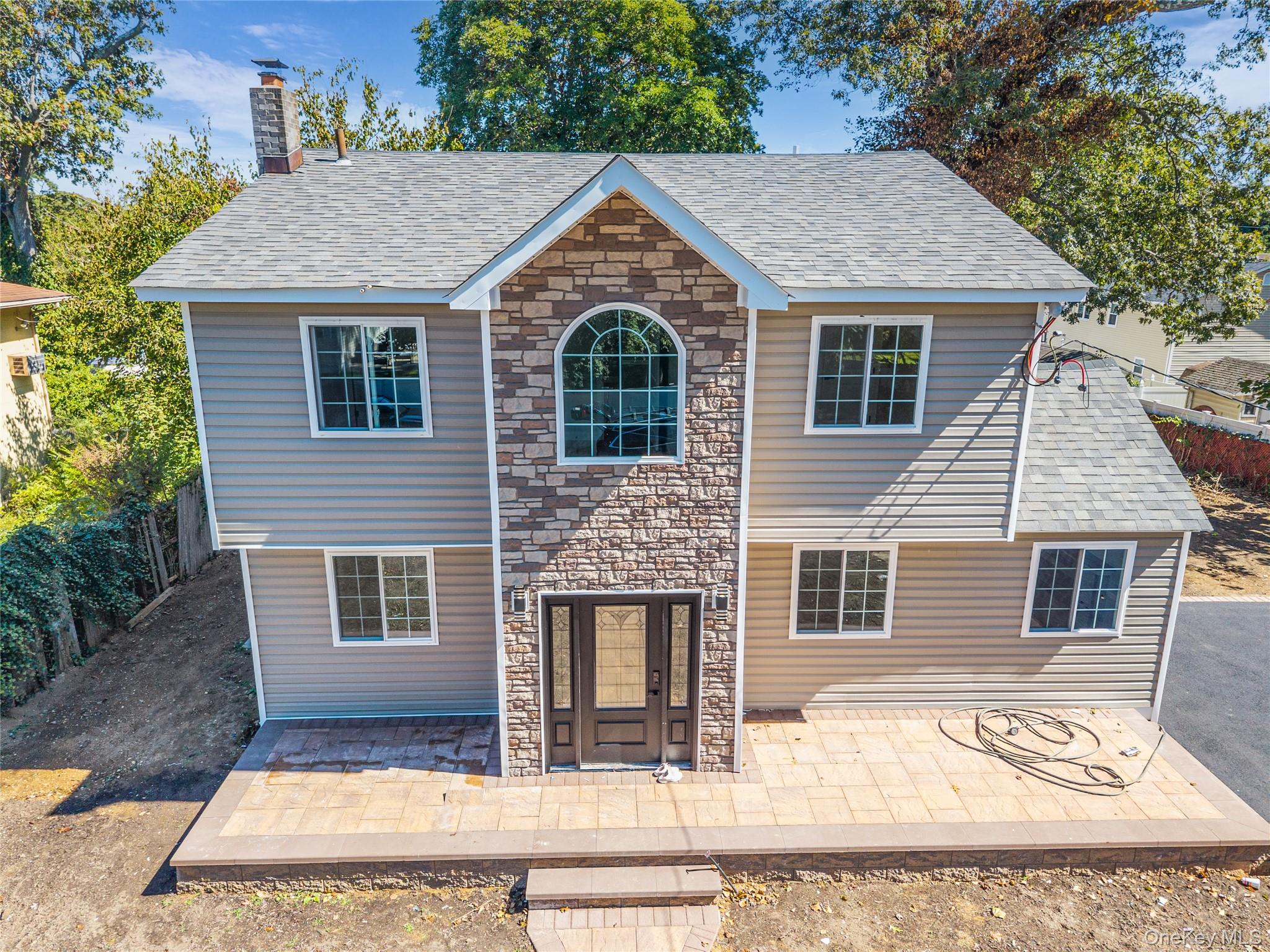 #1 photo, 99 W 2nd Street, 东长岛 Lake Ronkonkoma , NY 11779