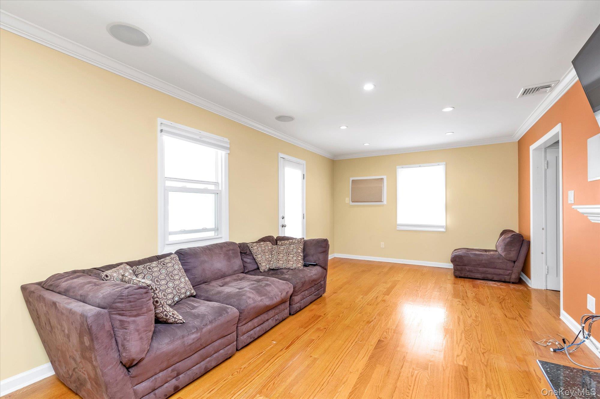 #2 photo, 8 9th Str, ナッソー郡 Carle Place , NY 11514