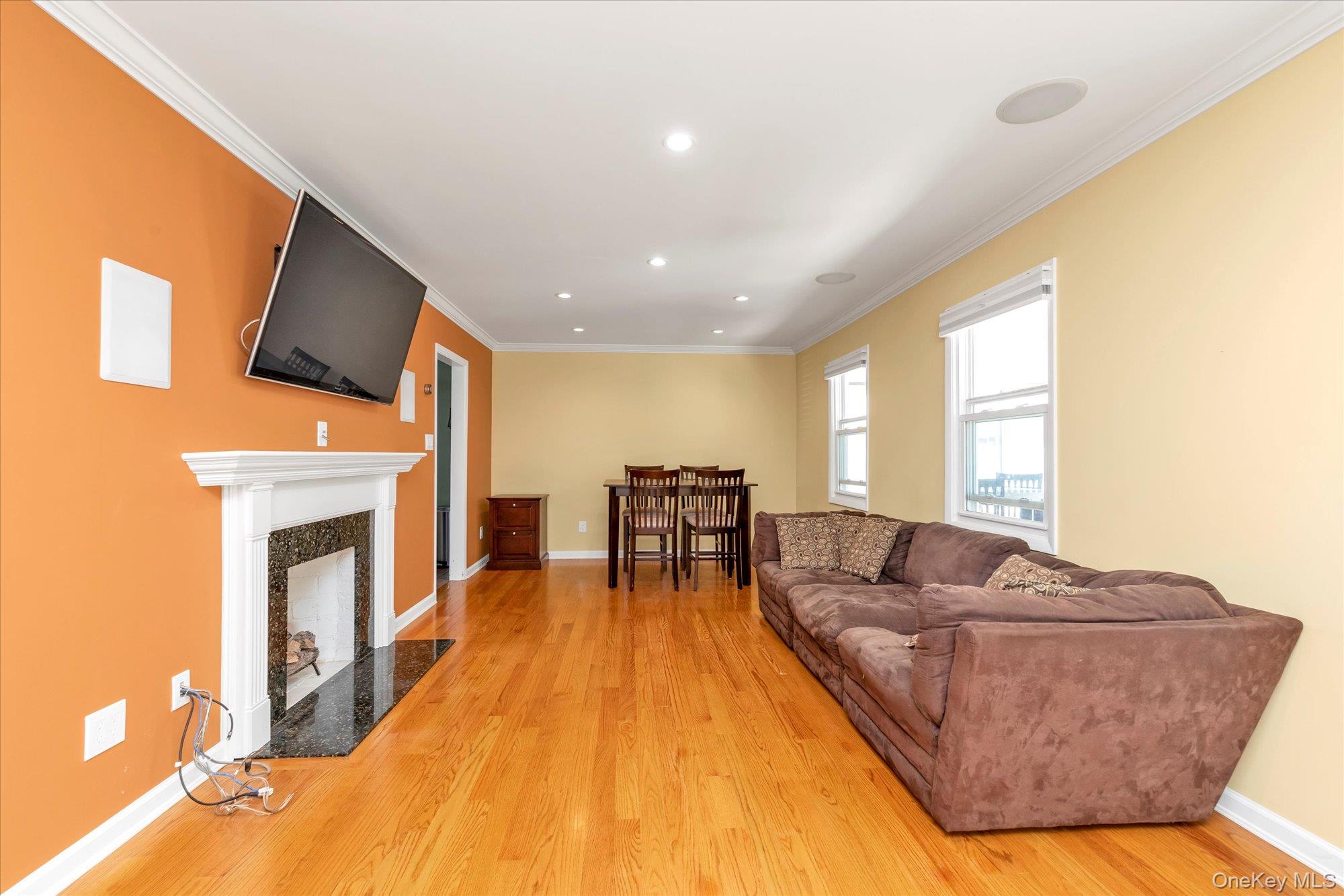 #3 photo, 8 9th Str, ナッソー郡 Carle Place , NY 11514