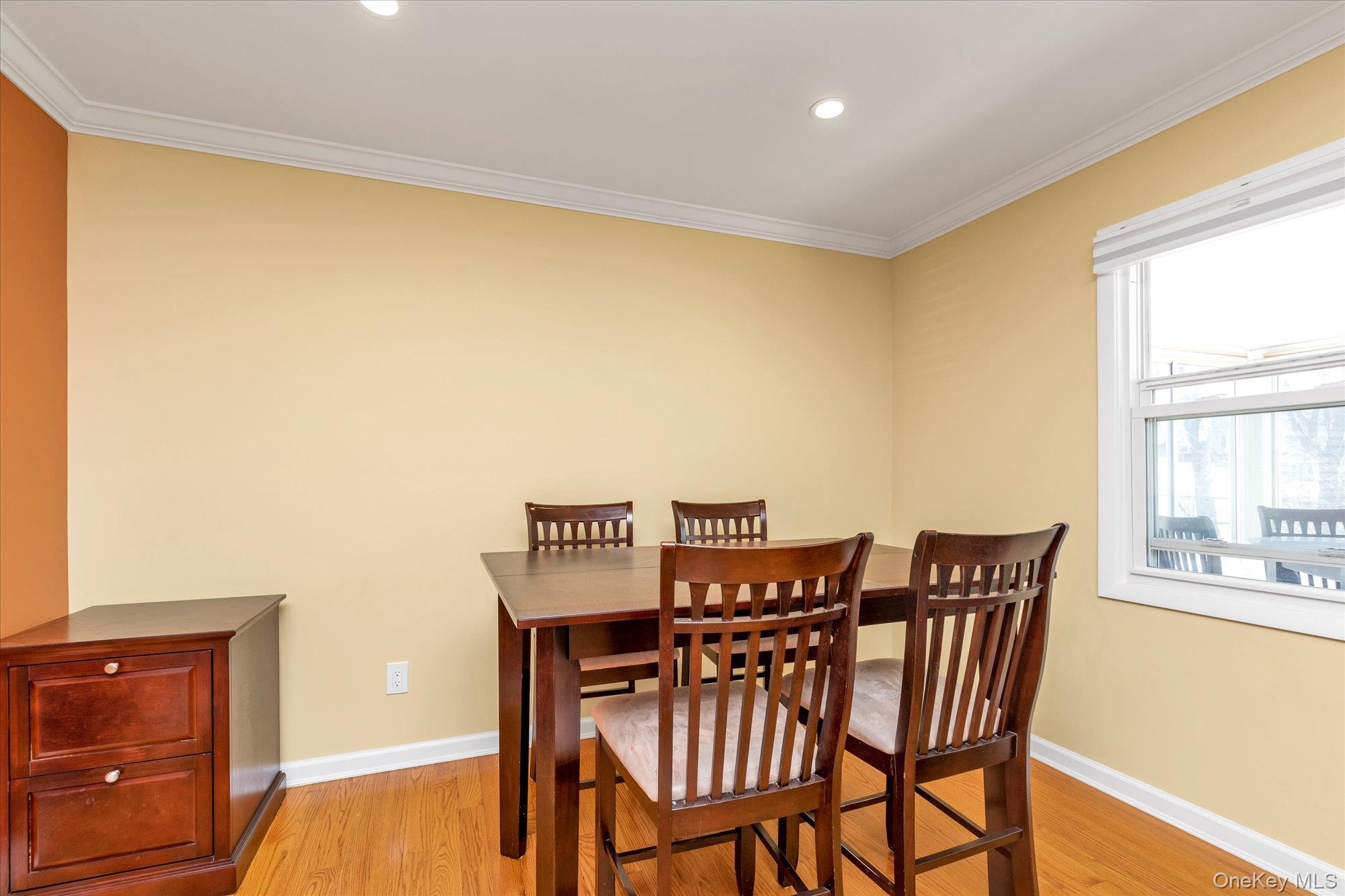 #4 photo, 8 9th Str, ナッソー郡 Carle Place , NY 11514