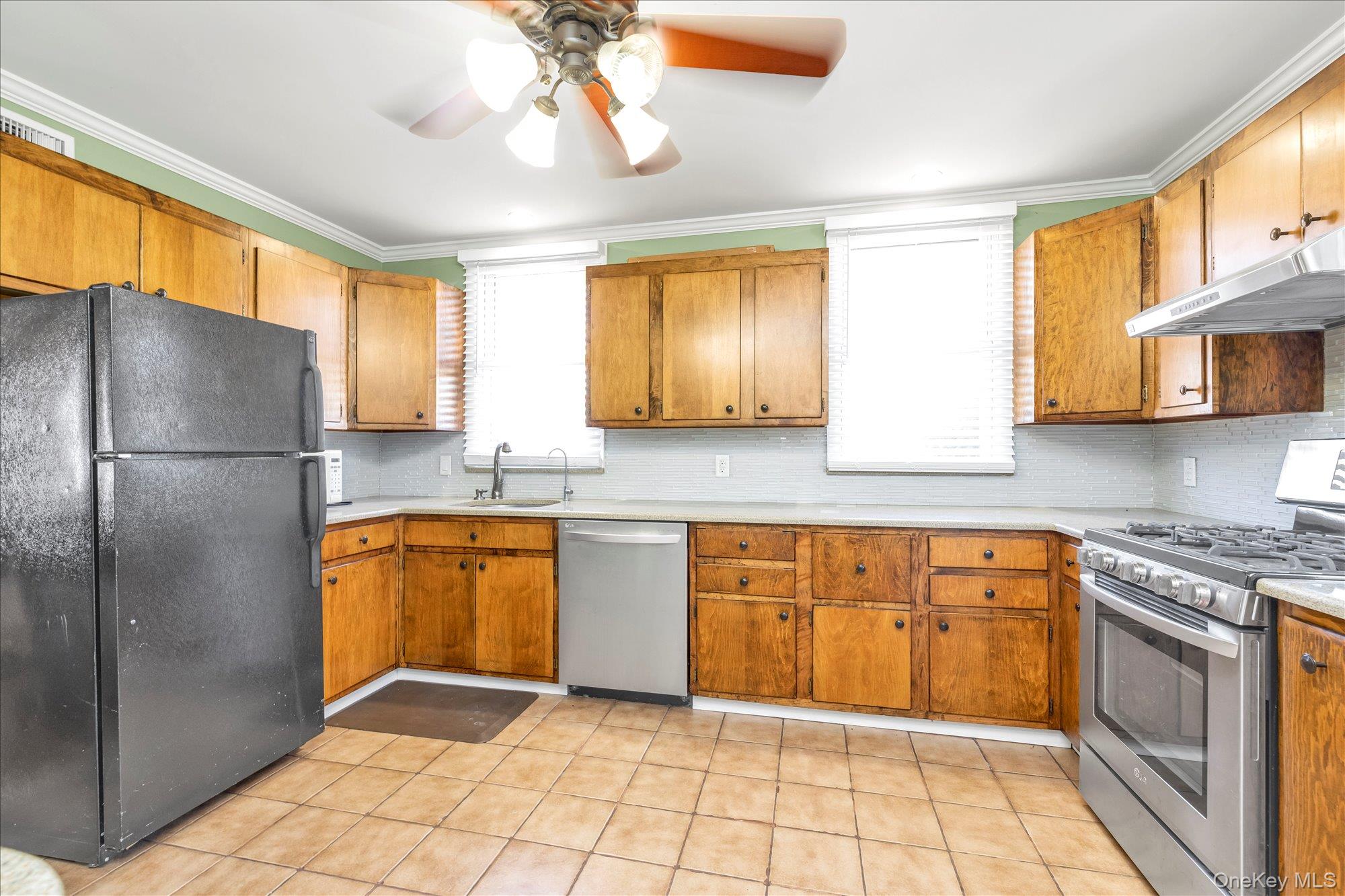 #6 photo, 8 9th Str, ナッソー郡 Carle Place , NY 11514