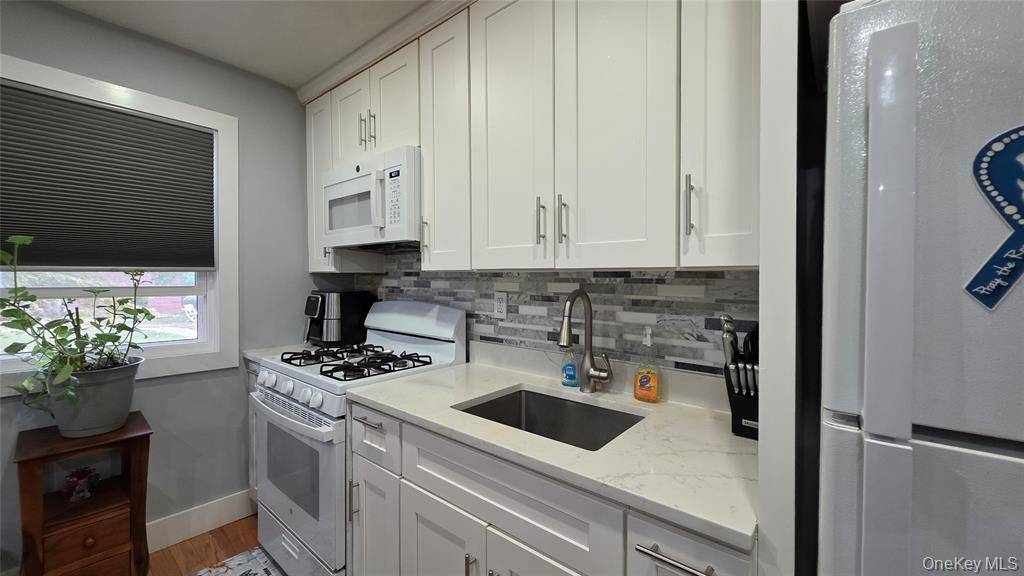 #3 photo, 717 Tuckahoe Rd, #2A, Yonkers , NY 10710