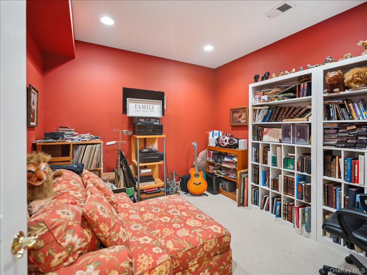 #19 photo, 28 N De Baun Avenue, Airmont , NY 10901