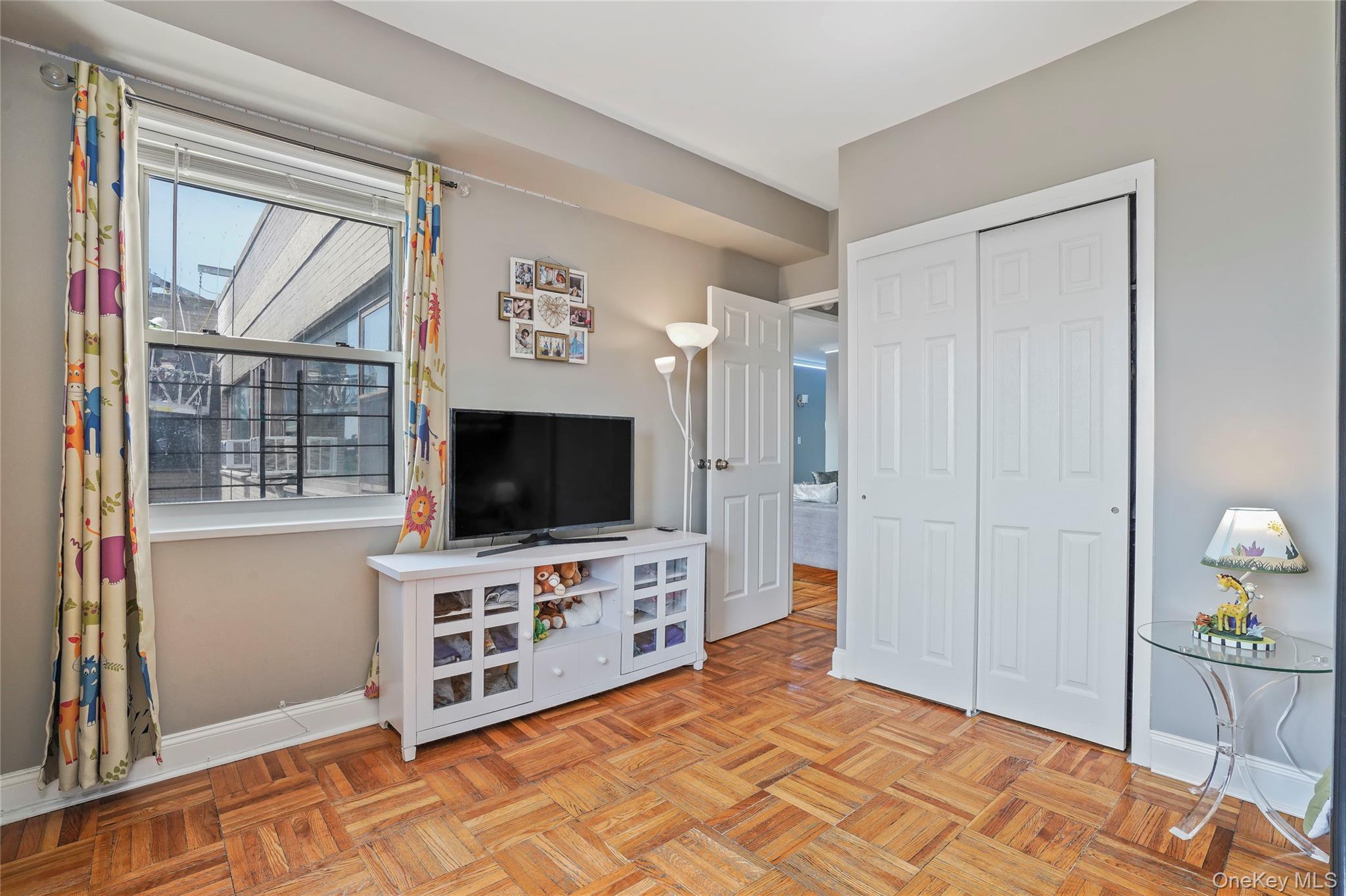 #6 photo, 3 Fordham Hill Oval, ブロンクス区 Bronx , NY 10468