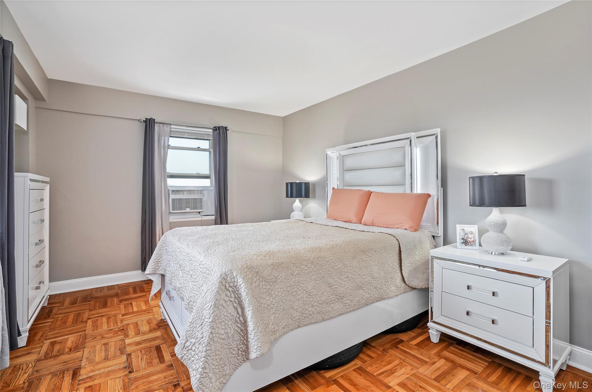 #8 photo, 3 Fordham Hill Oval, ブロンクス区 Bronx , NY 10468