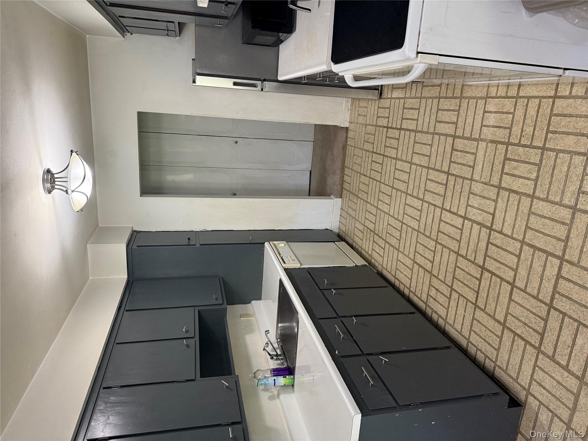 #12 photo, 10 Oakwood Terrace, New Windsor , NY 12553