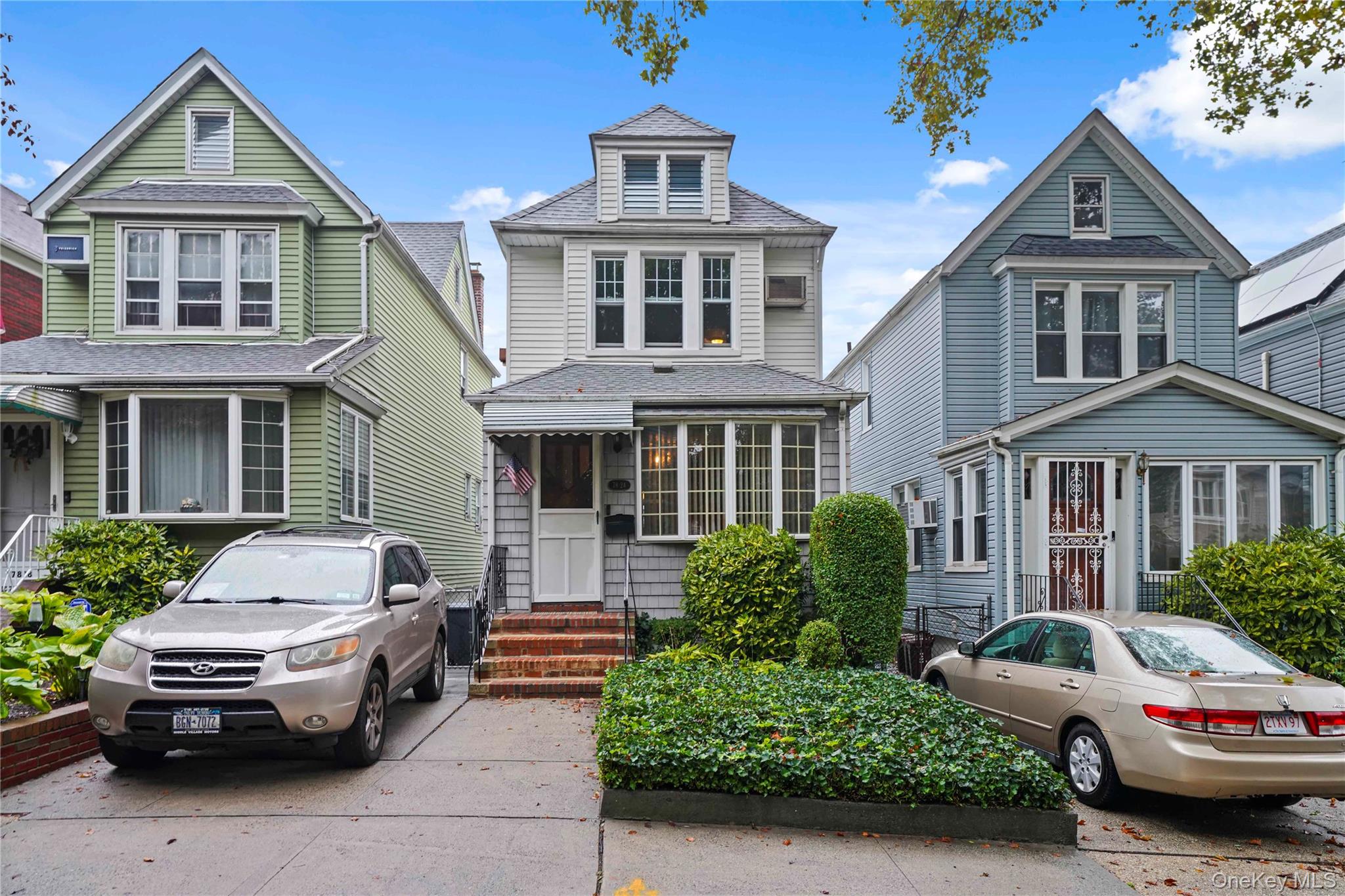 #1 photo, 78-24 64th Lane, कुईंस Glendale , NY 11385