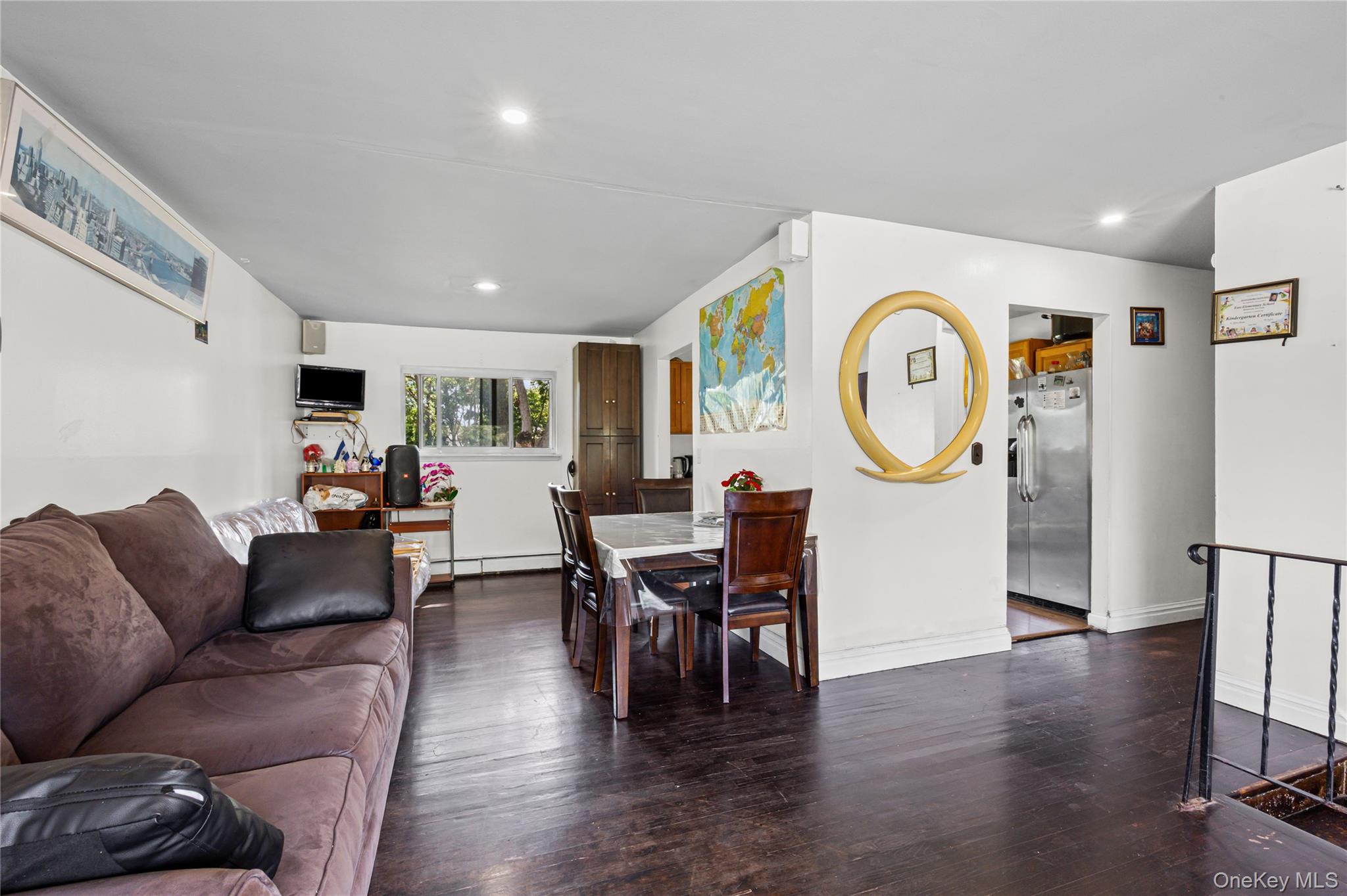 #10 photo, 75 Oak Street, Amityville , NY 11701