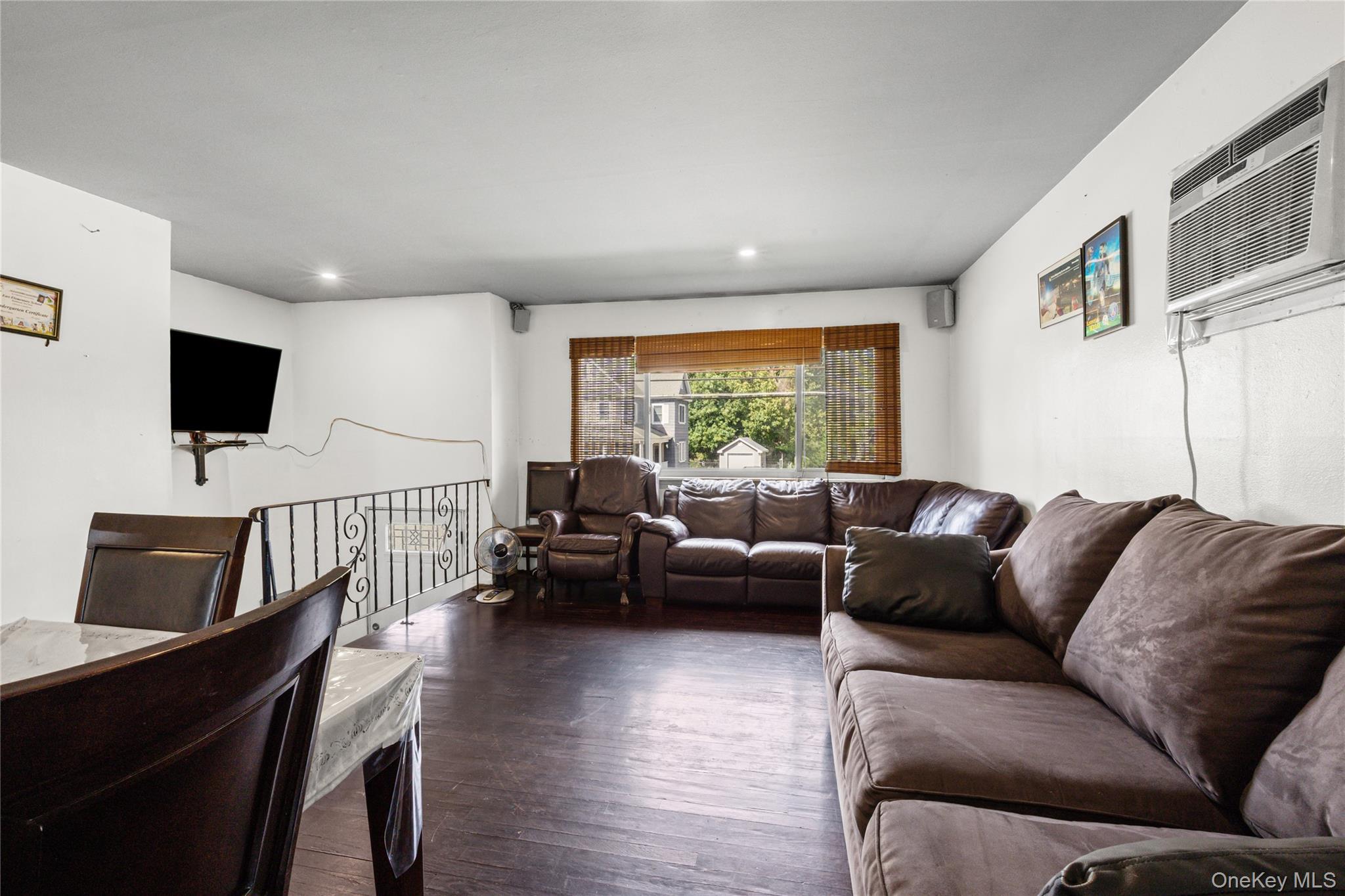 #11 photo, 75 Oak Street, Amityville , NY 11701