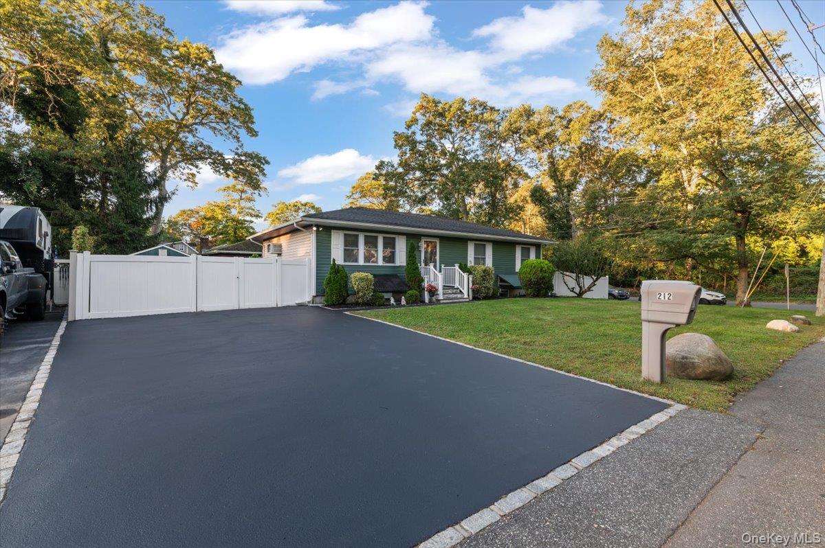 #2 photo, 212 Locust Drive, Rocky Point , NY 11778