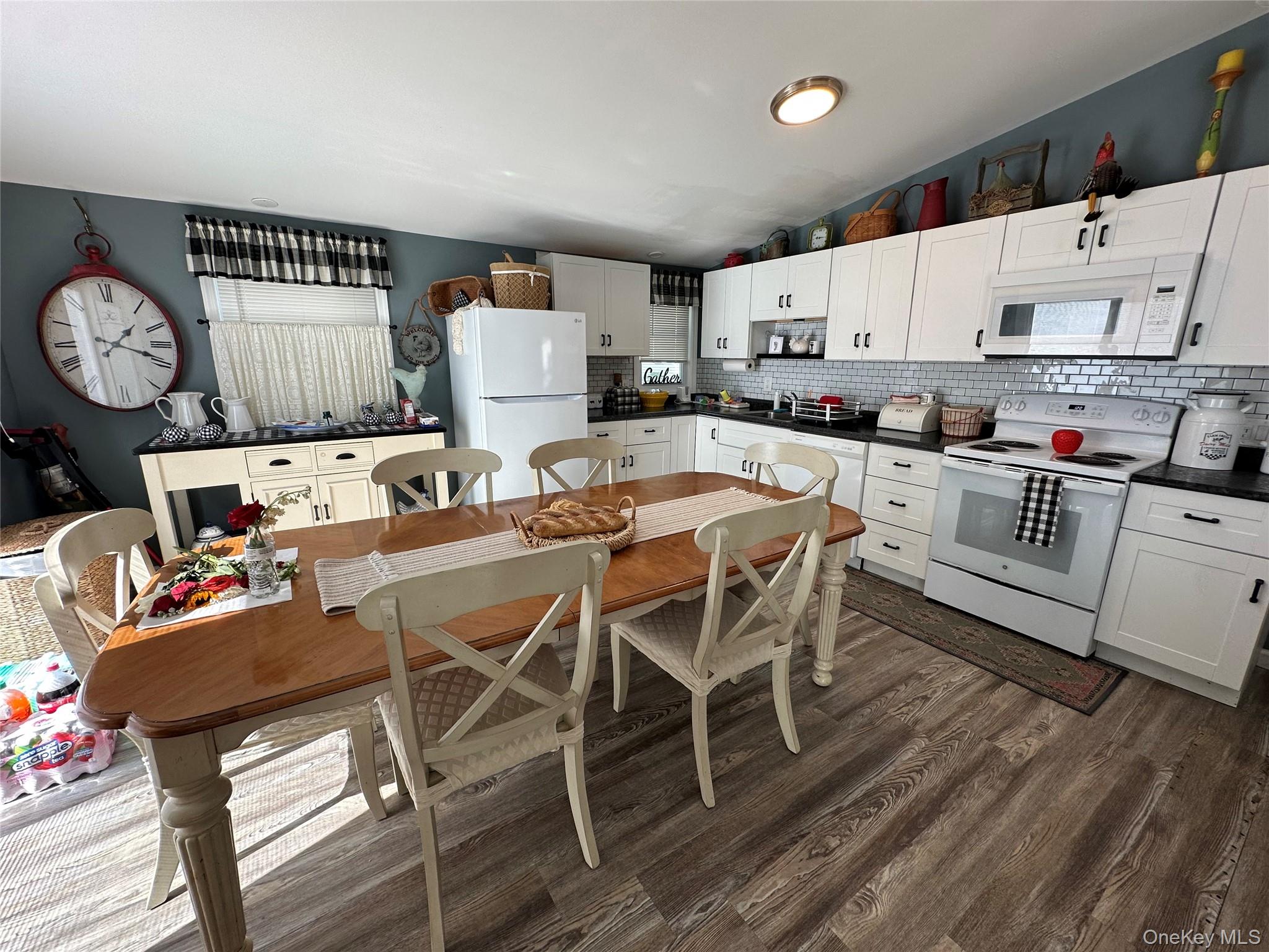 #2 photo, 53 Village Circle, サフォーク郡 Manorville , NY 11949