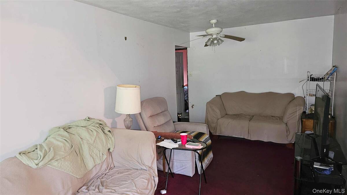 #10 photo, 40 Christian Avenue, Setauket , NY 11733