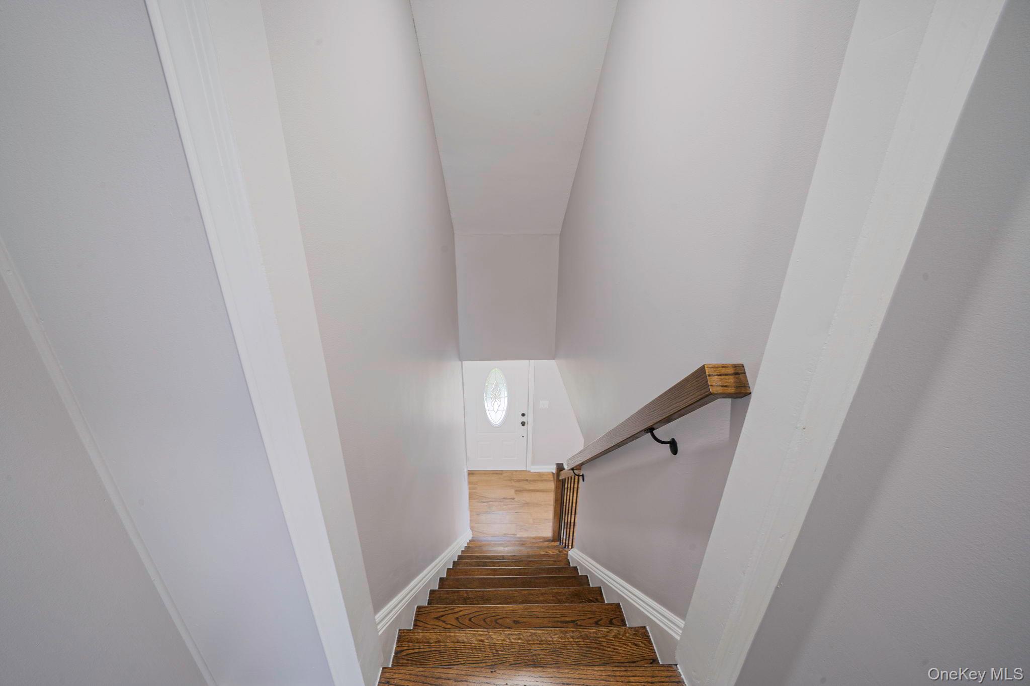 #18 photo, 3862 Clark Street, מחוז נסאו Seaford , NY 11783