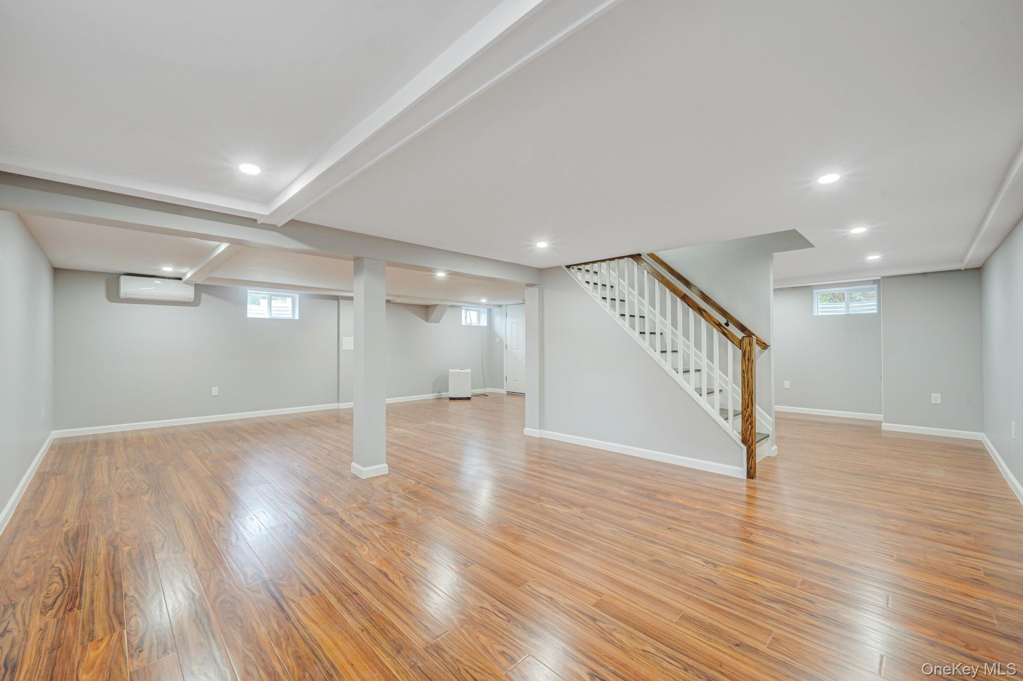 #20 photo, 3862 Clark Street, מחוז נסאו Seaford , NY 11783