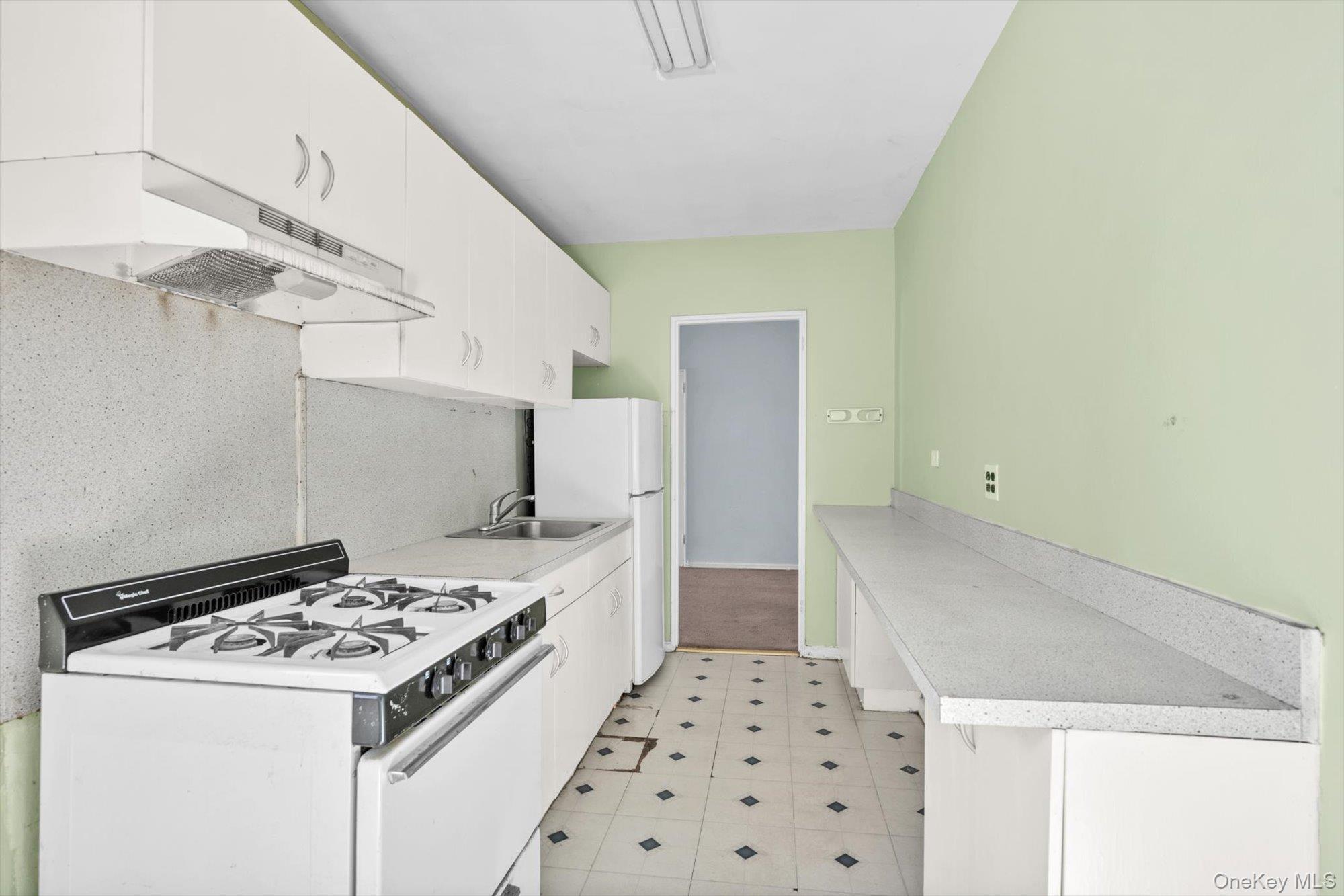 #7 photo, 63-93 Woodhaven Boulevard, Rego Park , NY 11374