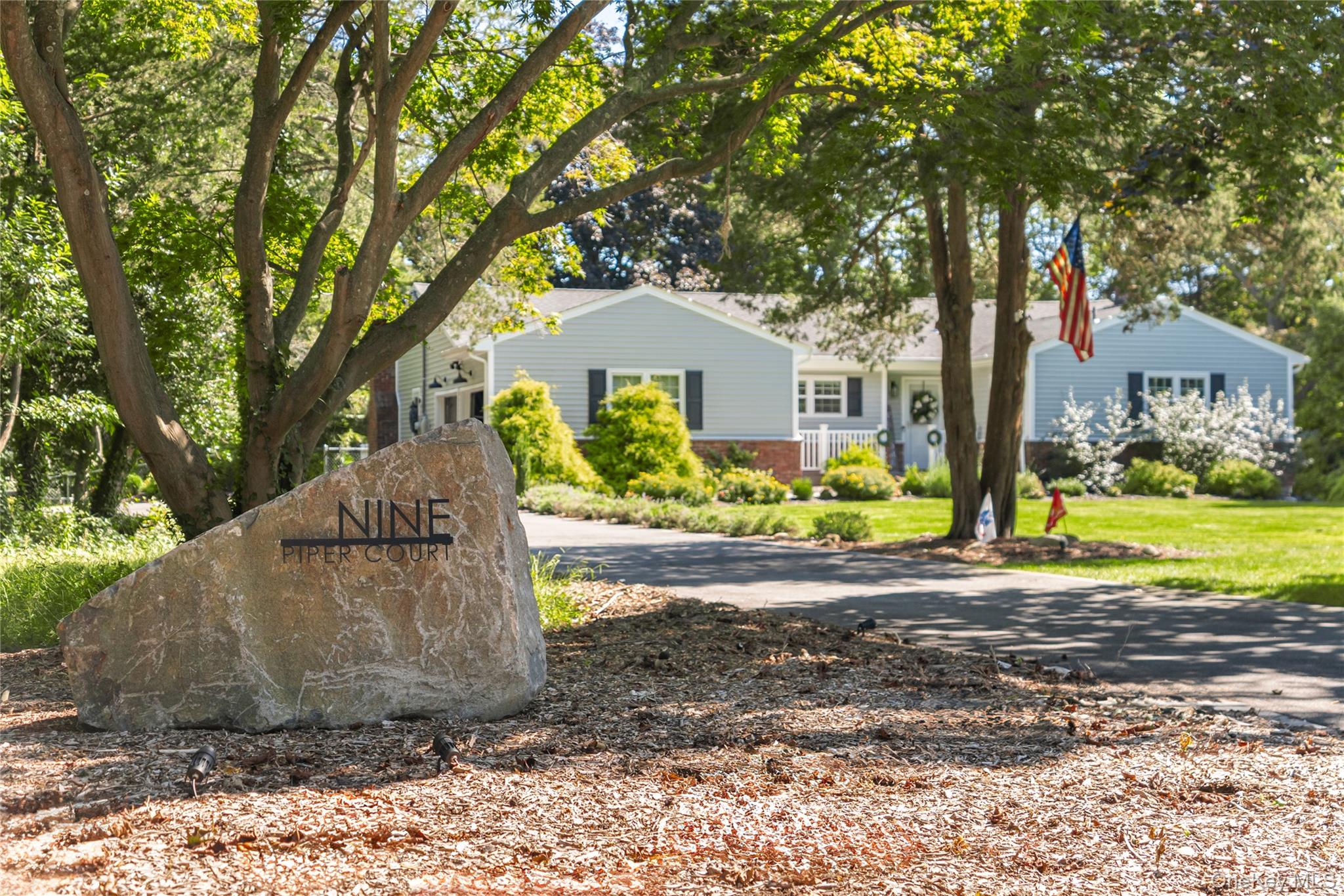 #1 photo, 9 Piper Court, 东长岛 圣占士 Saint James , NY 11780