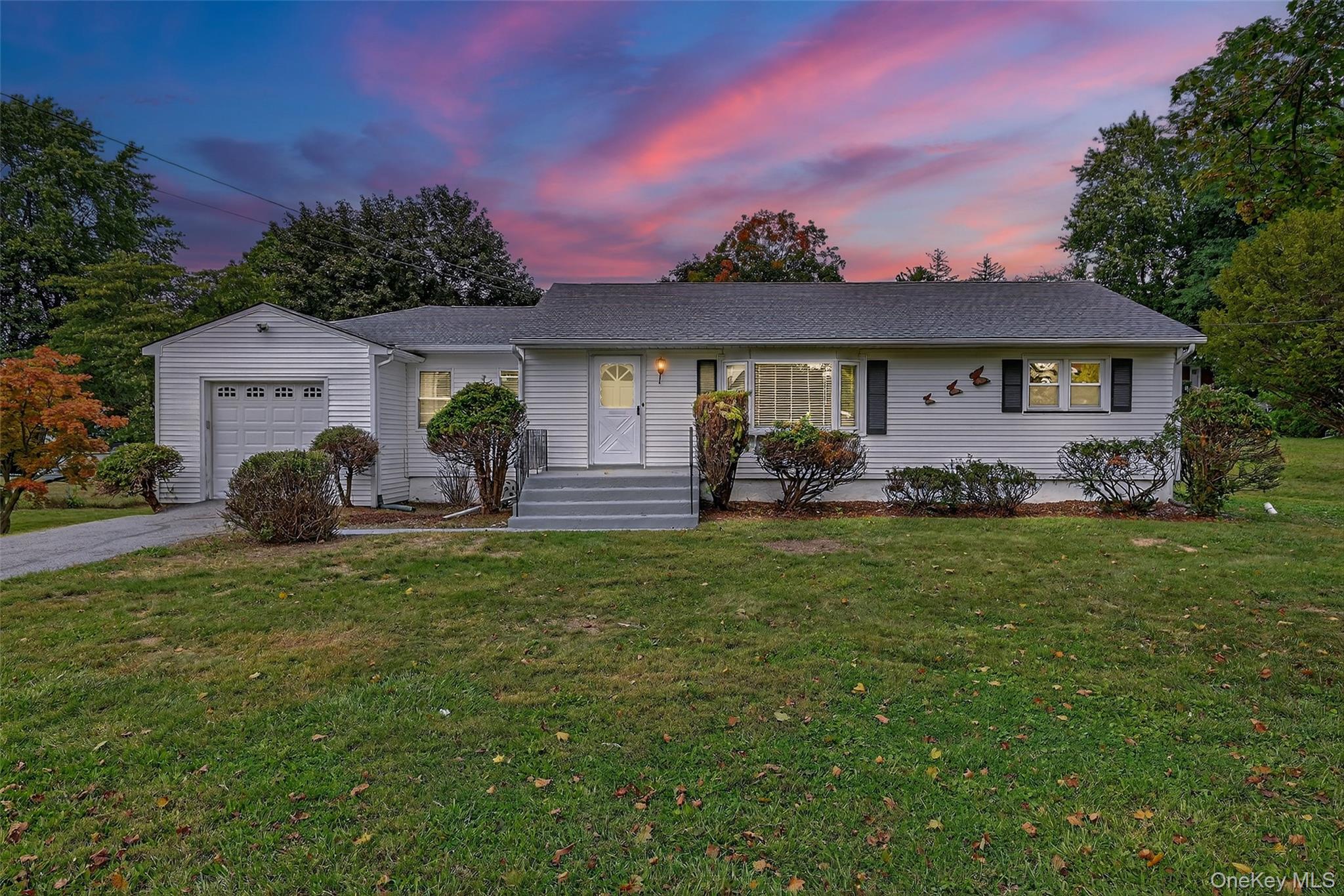 #1 photo, 18 Stonecrest Drive, New Windsor , NY 12553