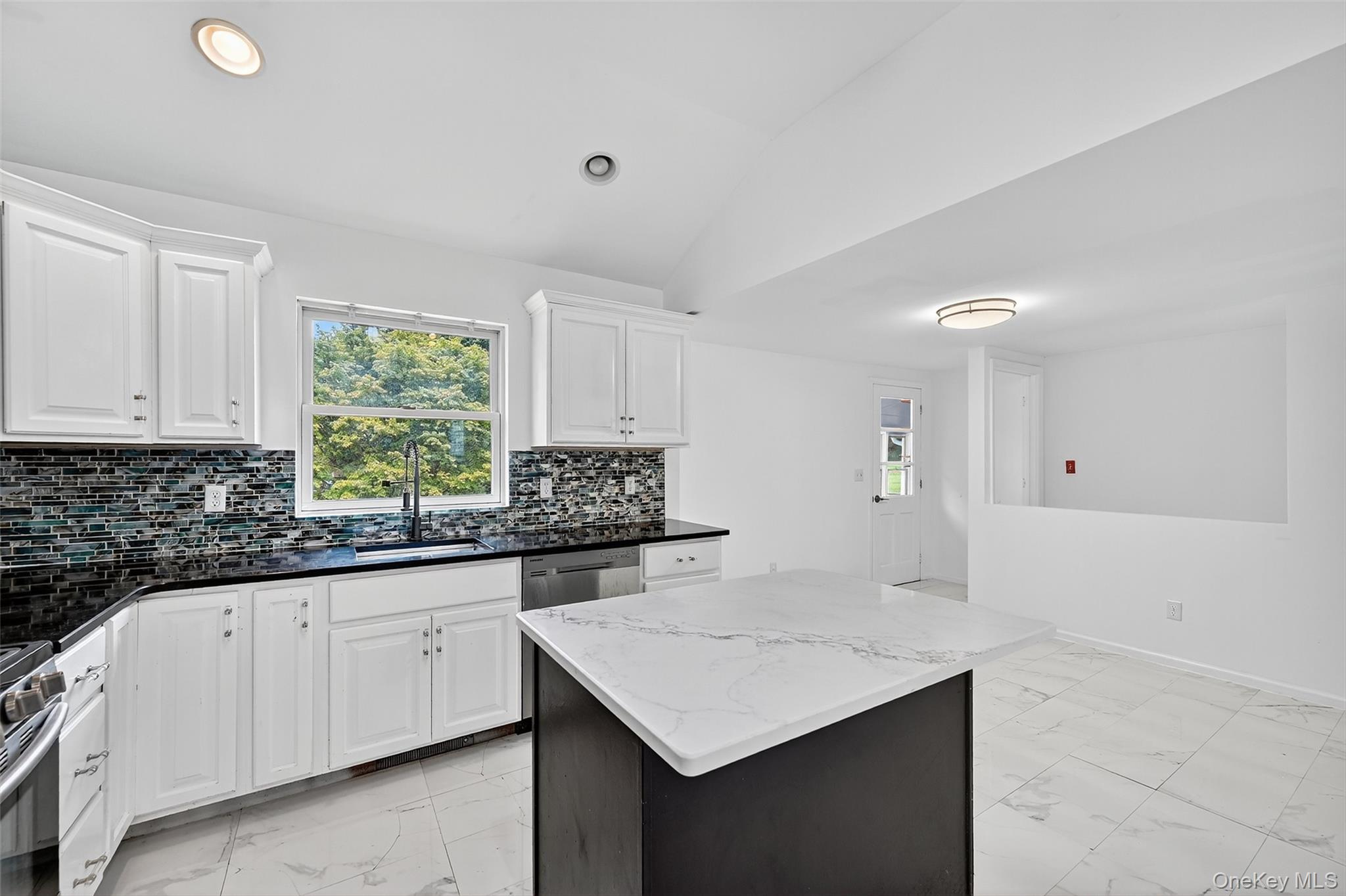 #14 photo, 18 Stonecrest Drive, New Windsor , NY 12553