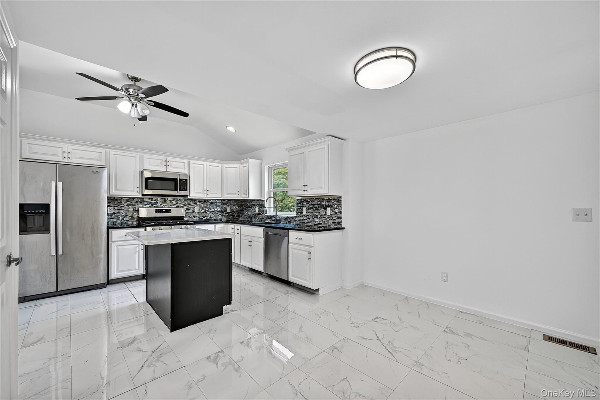 #16 photo, 18 Stonecrest Drive, New Windsor , NY 12553