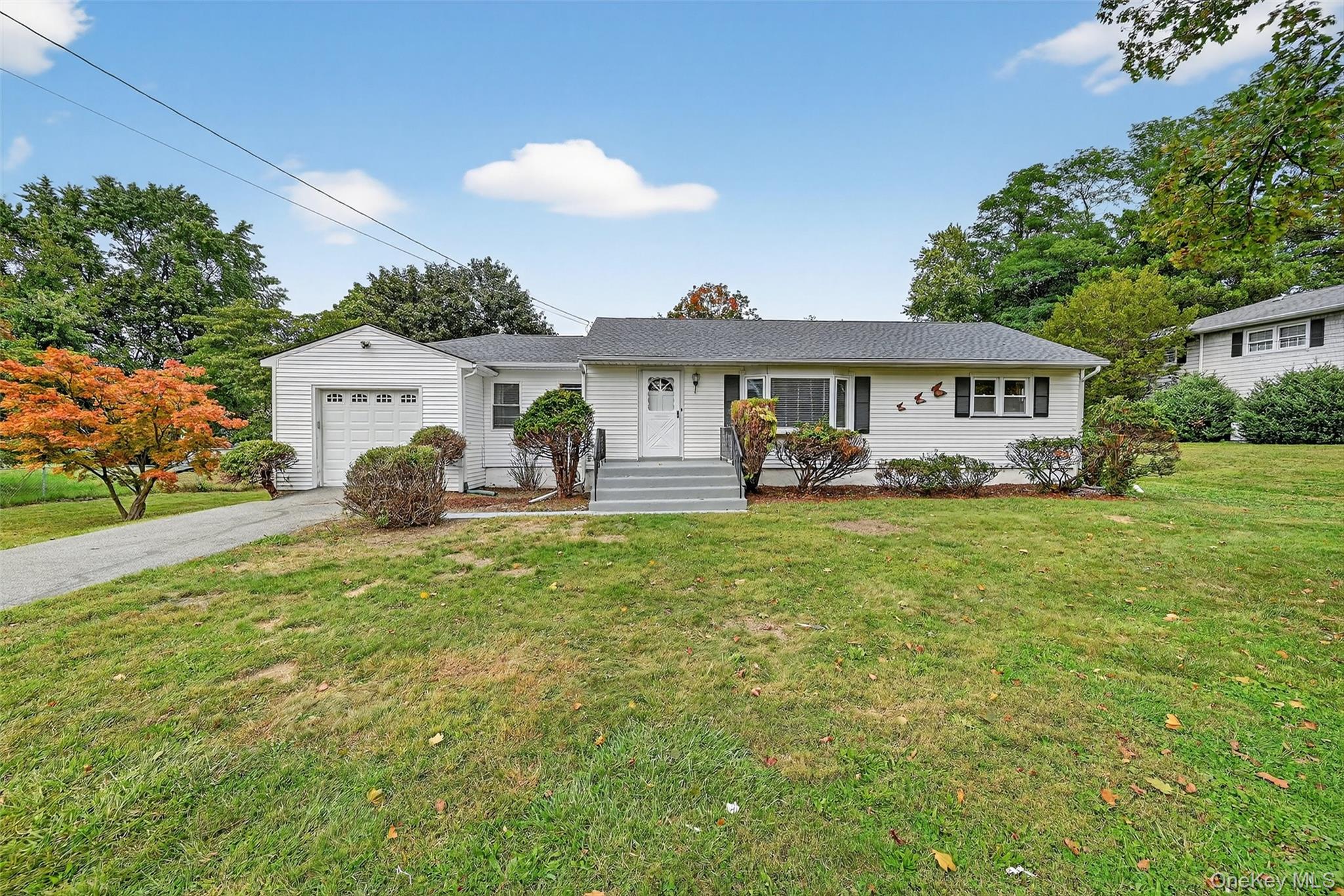 #3 photo, 18 Stonecrest Drive, New Windsor , NY 12553