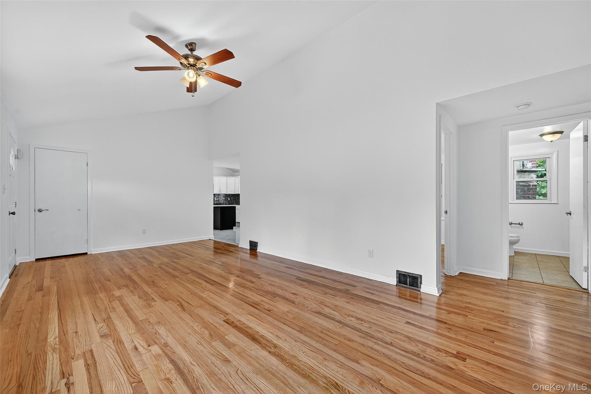 #5 photo, 18 Stonecrest Drive, New Windsor , NY 12553