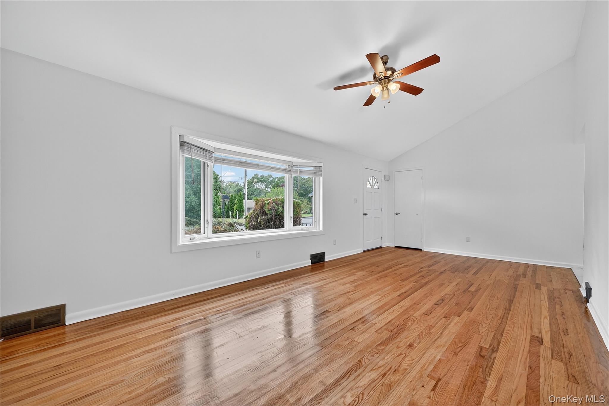 #6 photo, 18 Stonecrest Drive, New Windsor , NY 12553