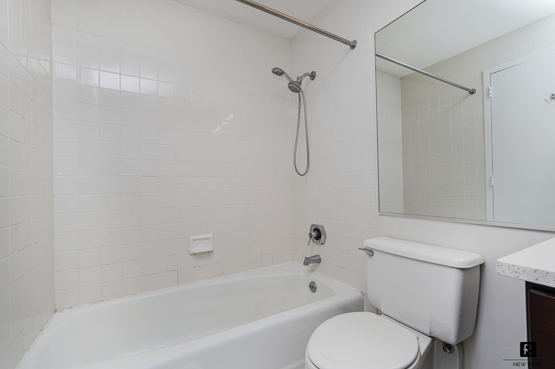 #25 photo, 80 Bay Street, New York City , NY 10301