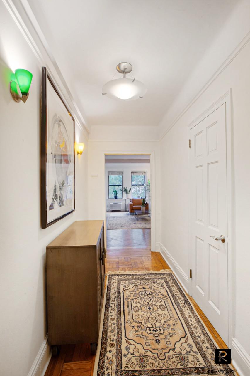 #12 photo, 305 W 86th Street, Upper West Side , NY 10024