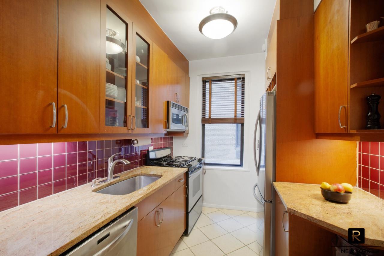 #8 photo, 305 W 86th Street, Upper West Side , NY 10024